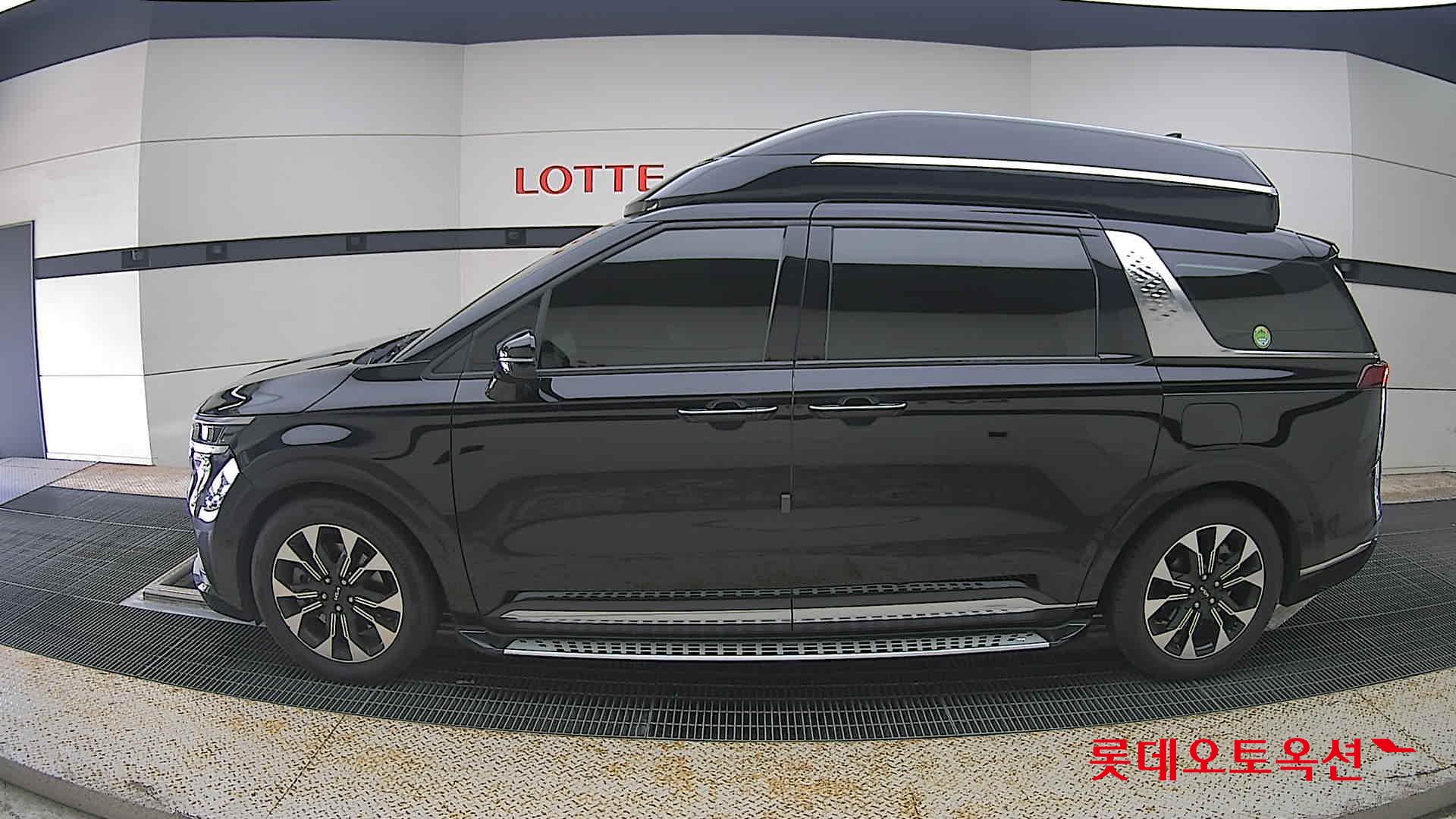 2022 - kia carnival
