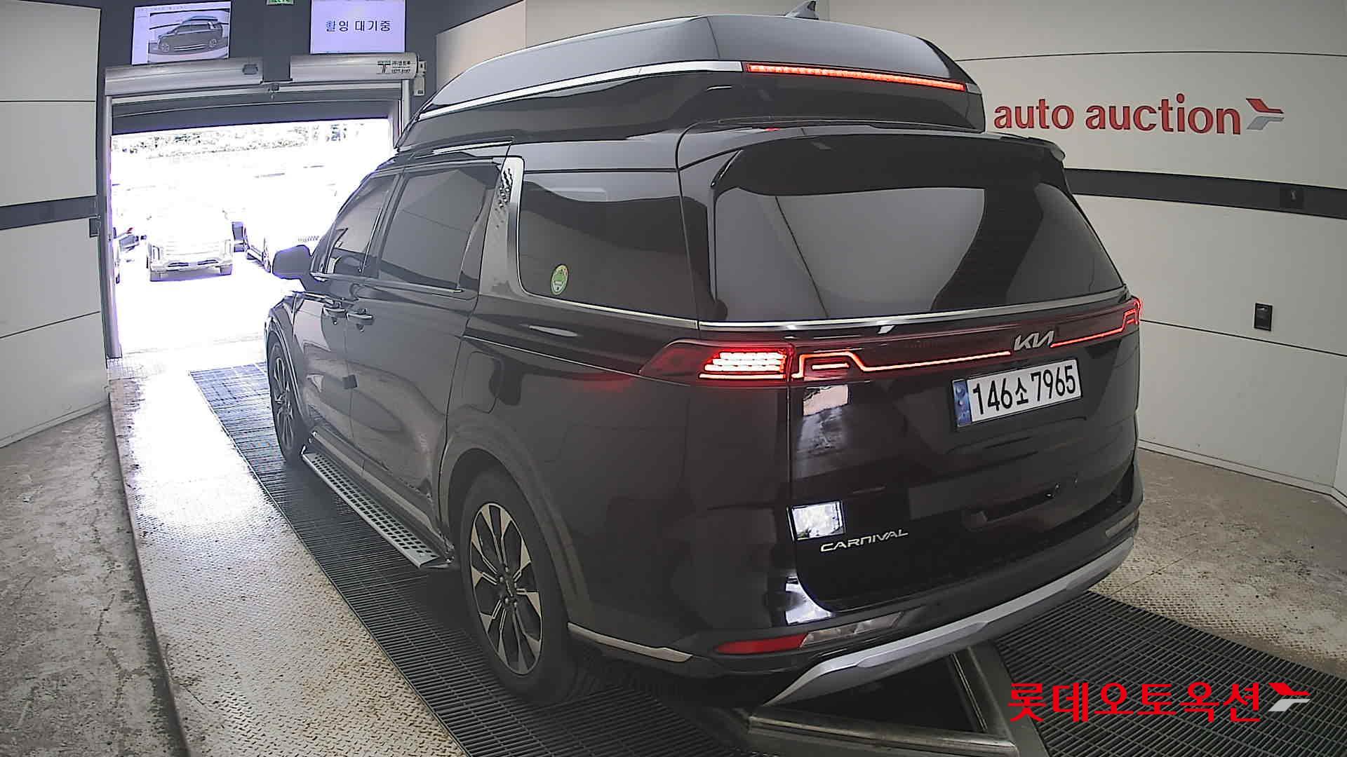 2022 - kia carnival