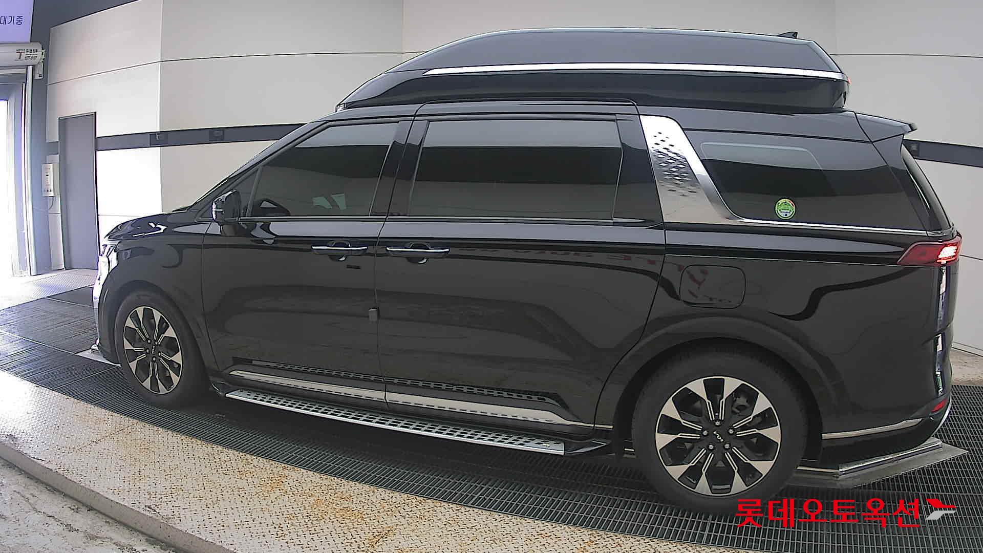 2022 - kia carnival