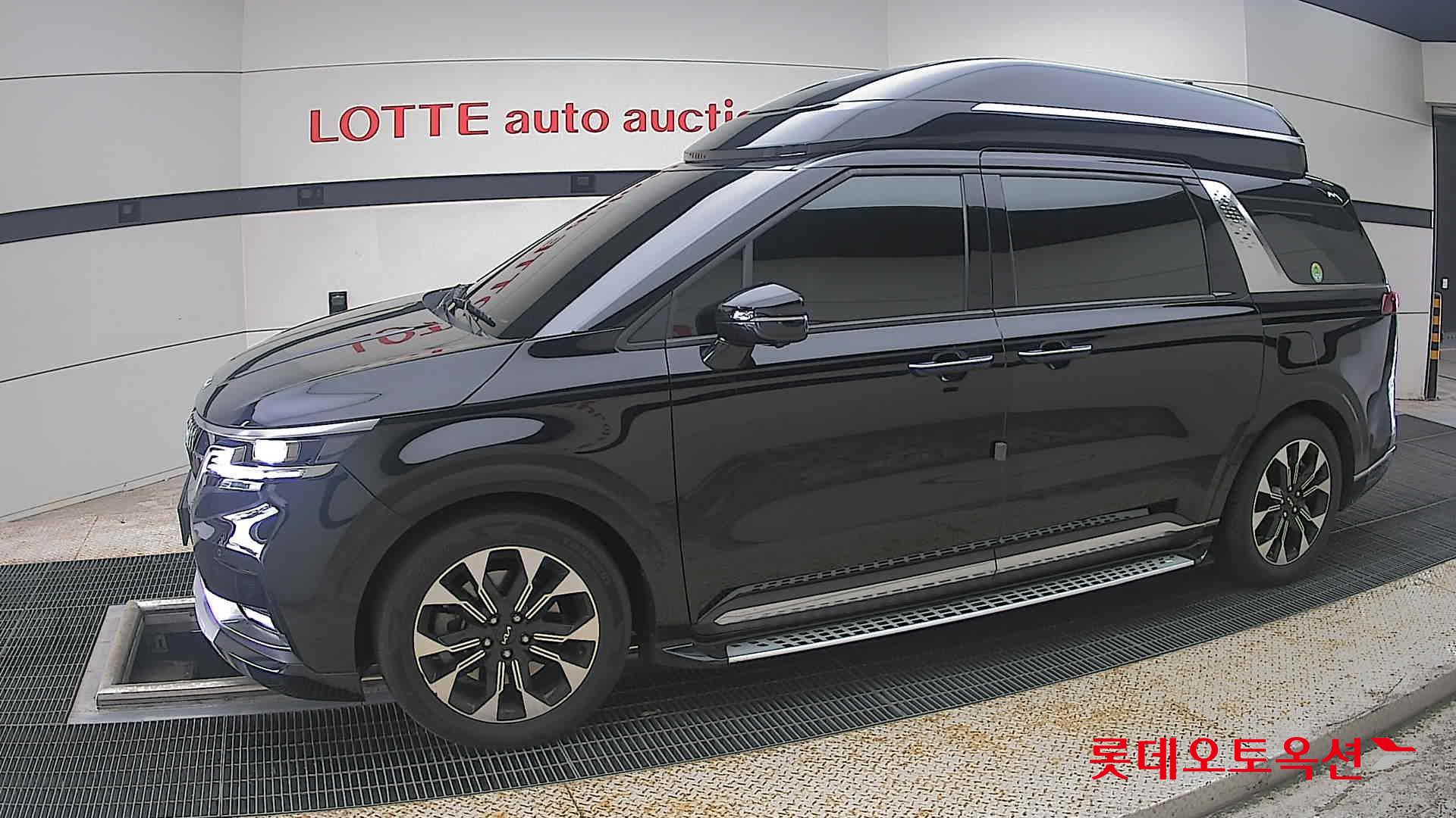 2022 - kia carnival