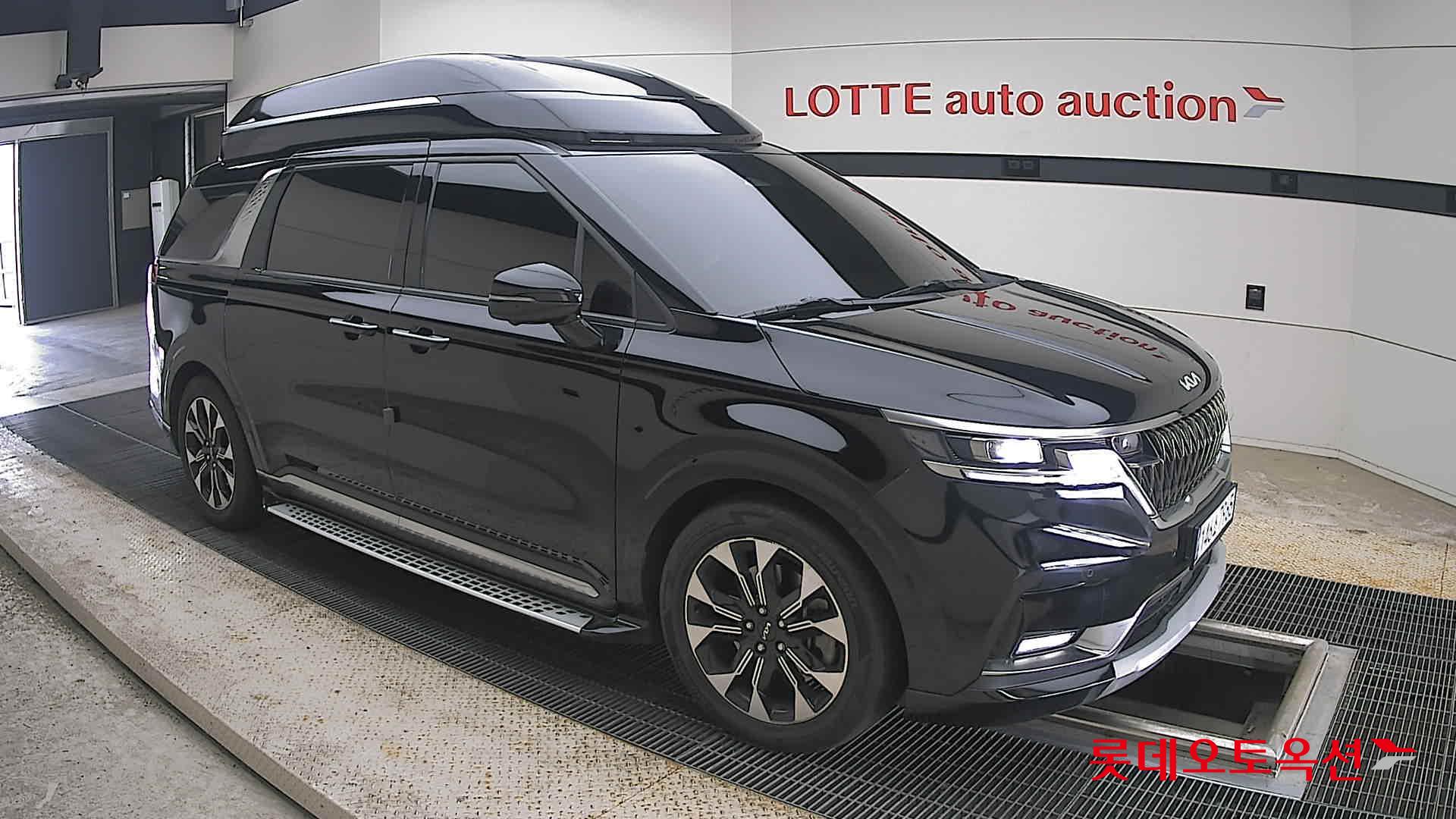 2022 - kia carnival