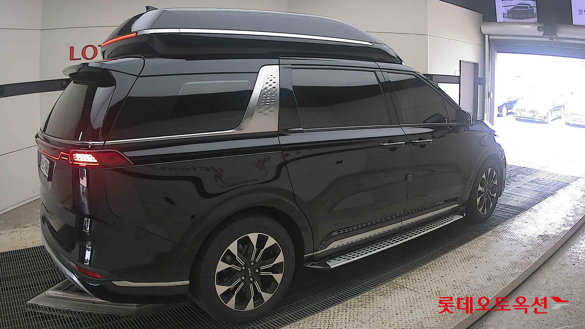 2022 - kia carnival