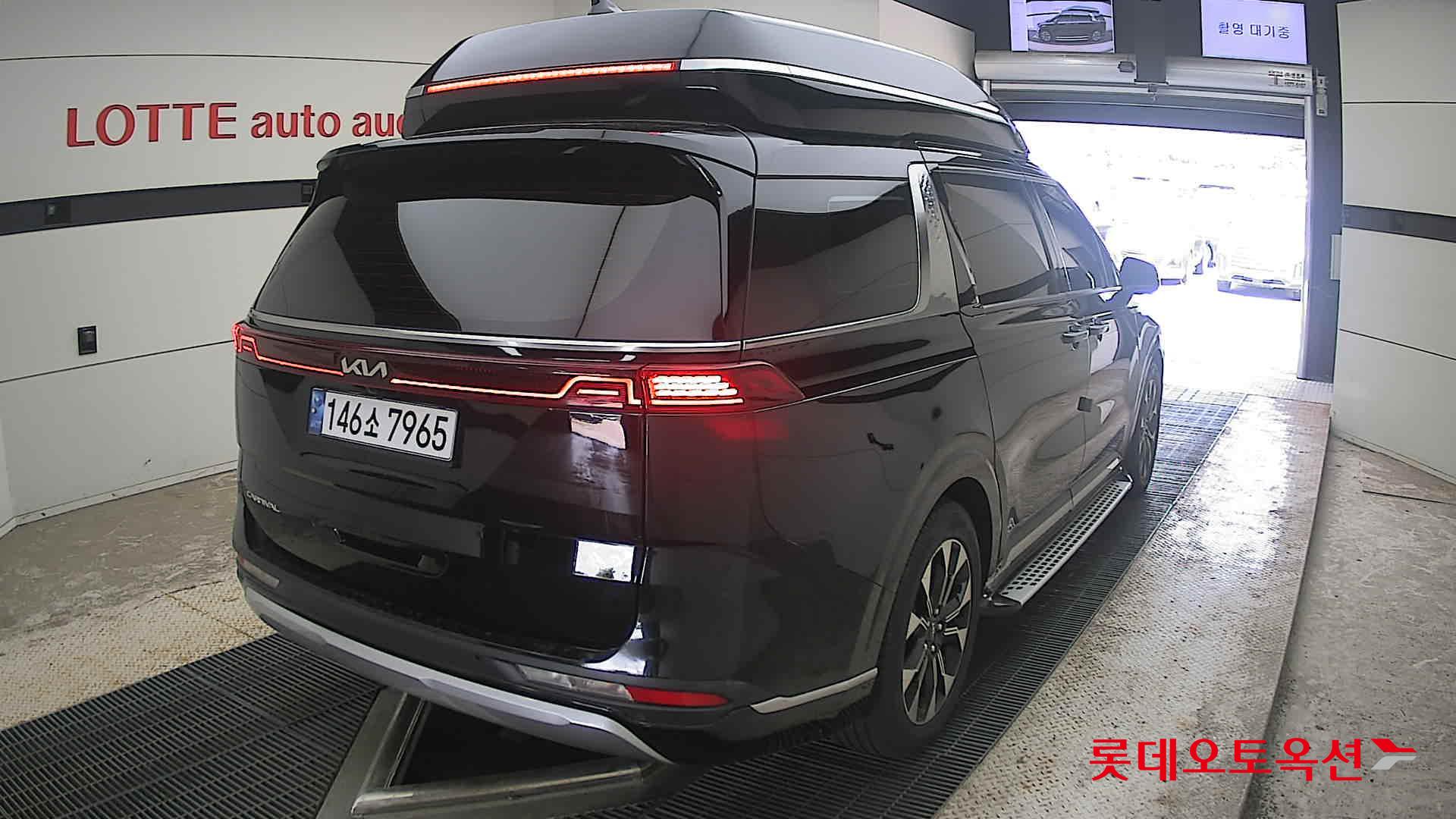 2022 - kia carnival
