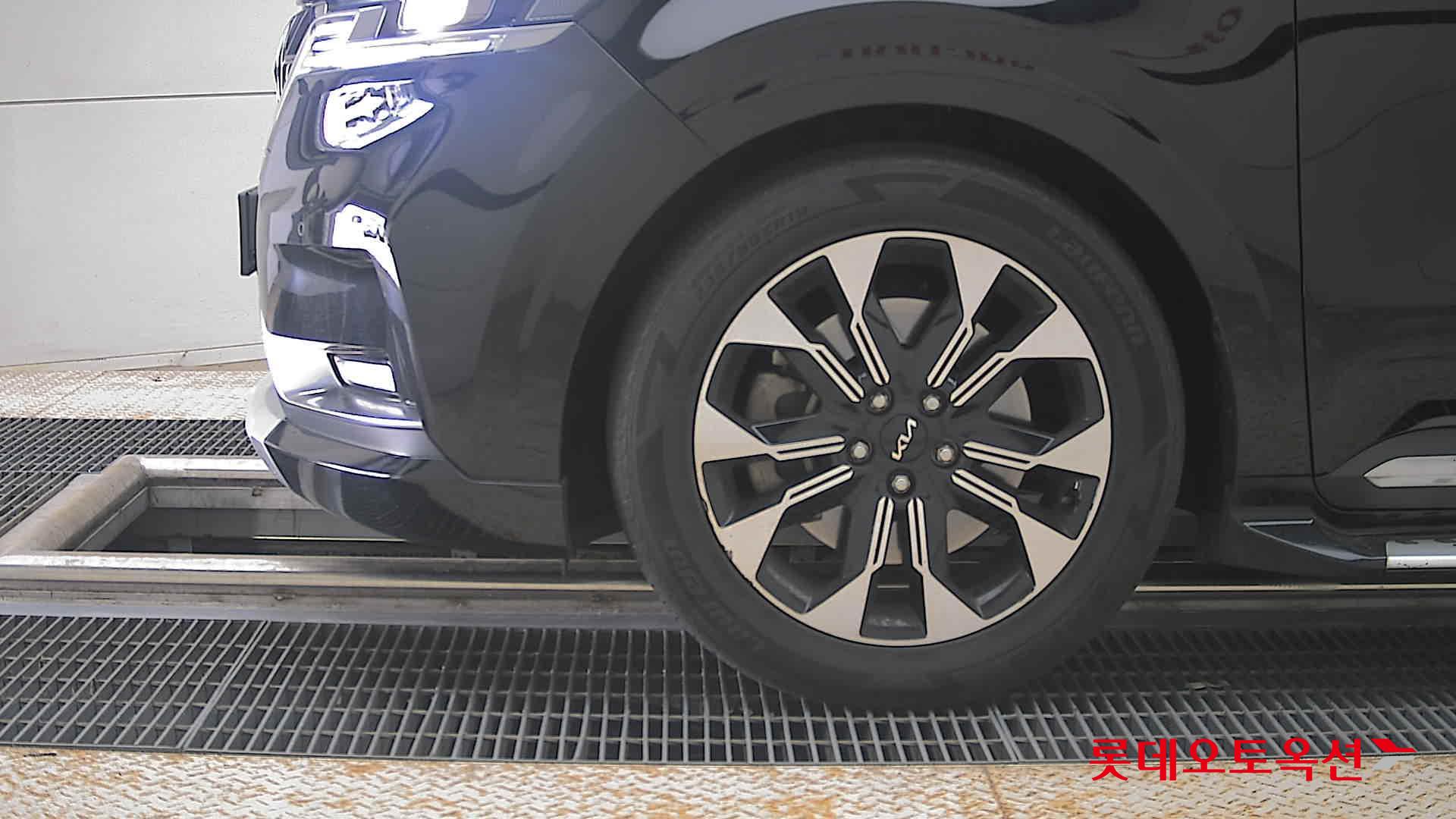 2022 - kia carnival