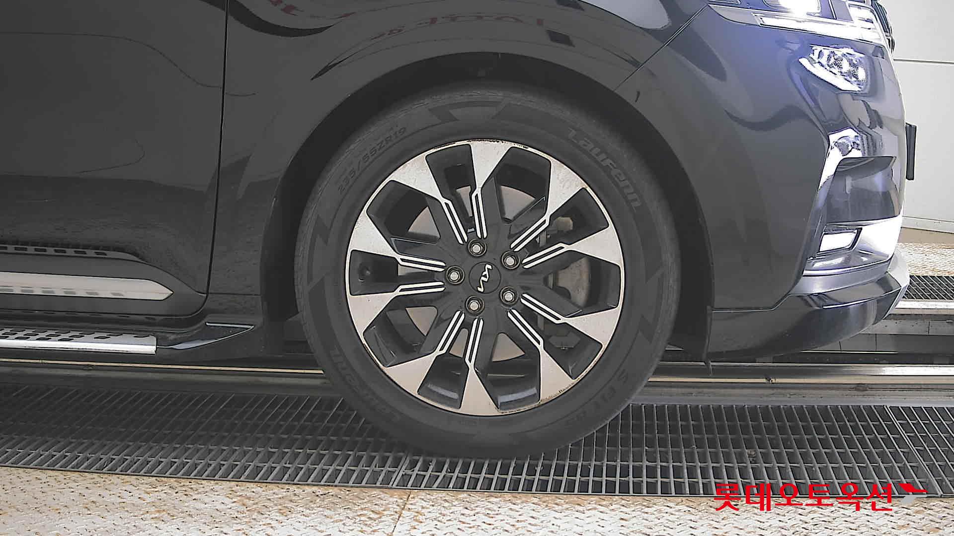 2022 - kia carnival