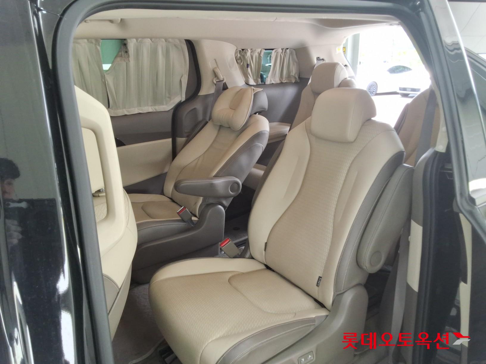 2022 - kia carnival