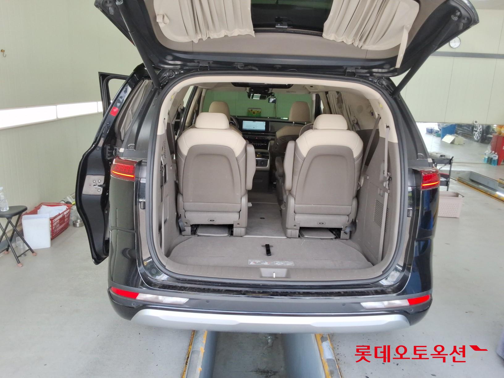 2022 - kia carnival