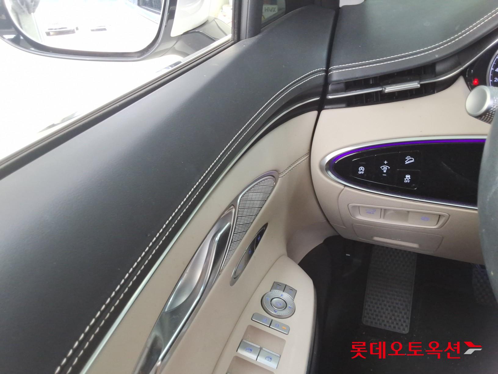 2021 - genesis gv70