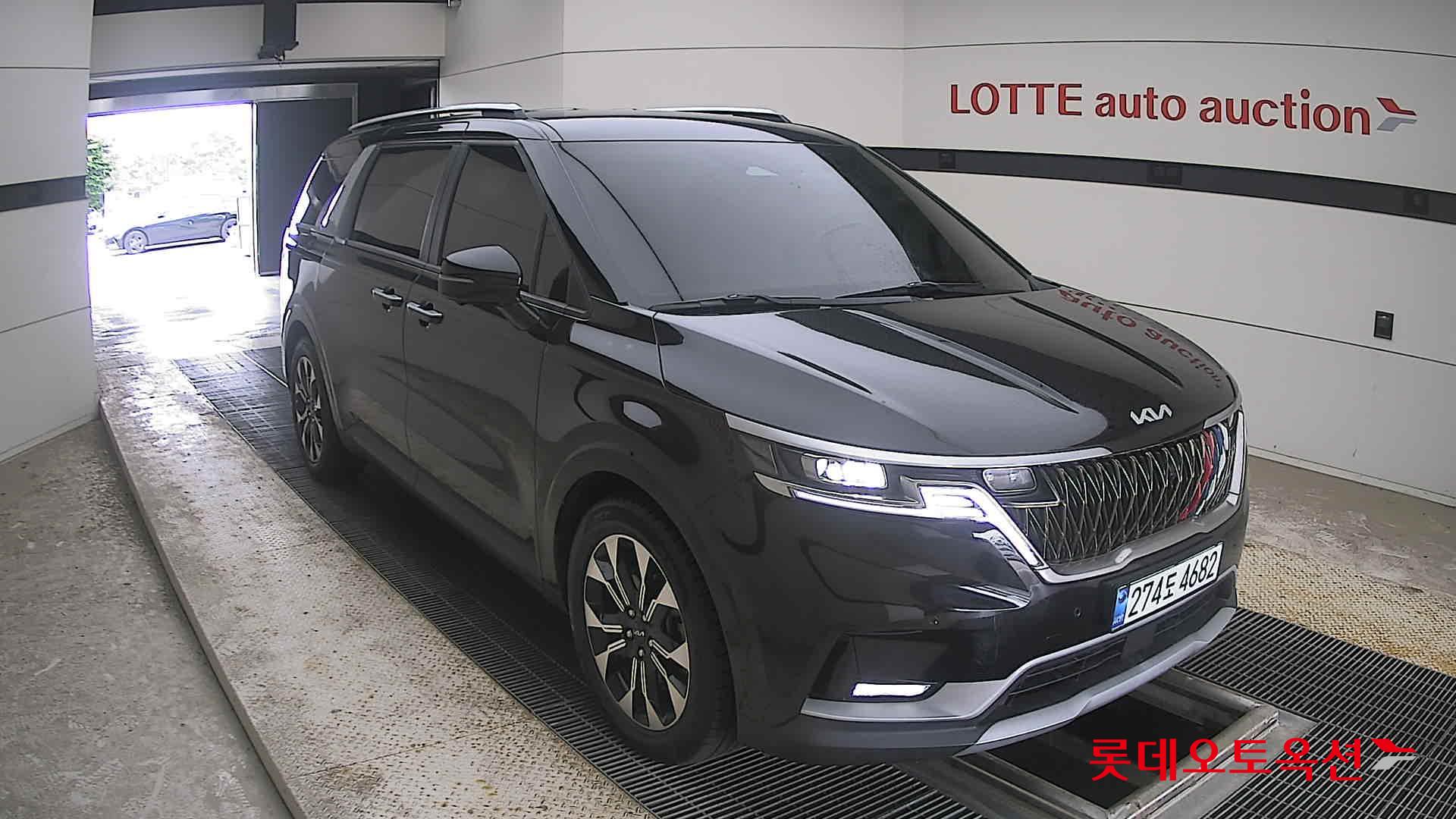2023 - kia carnival
