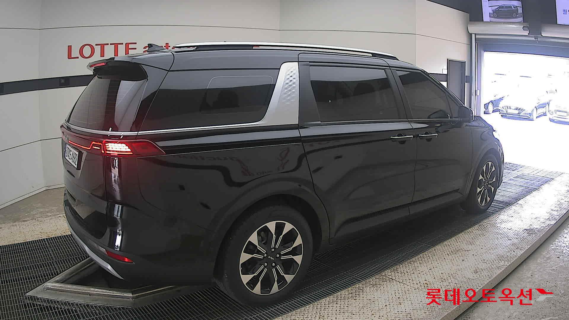 2023 - kia carnival