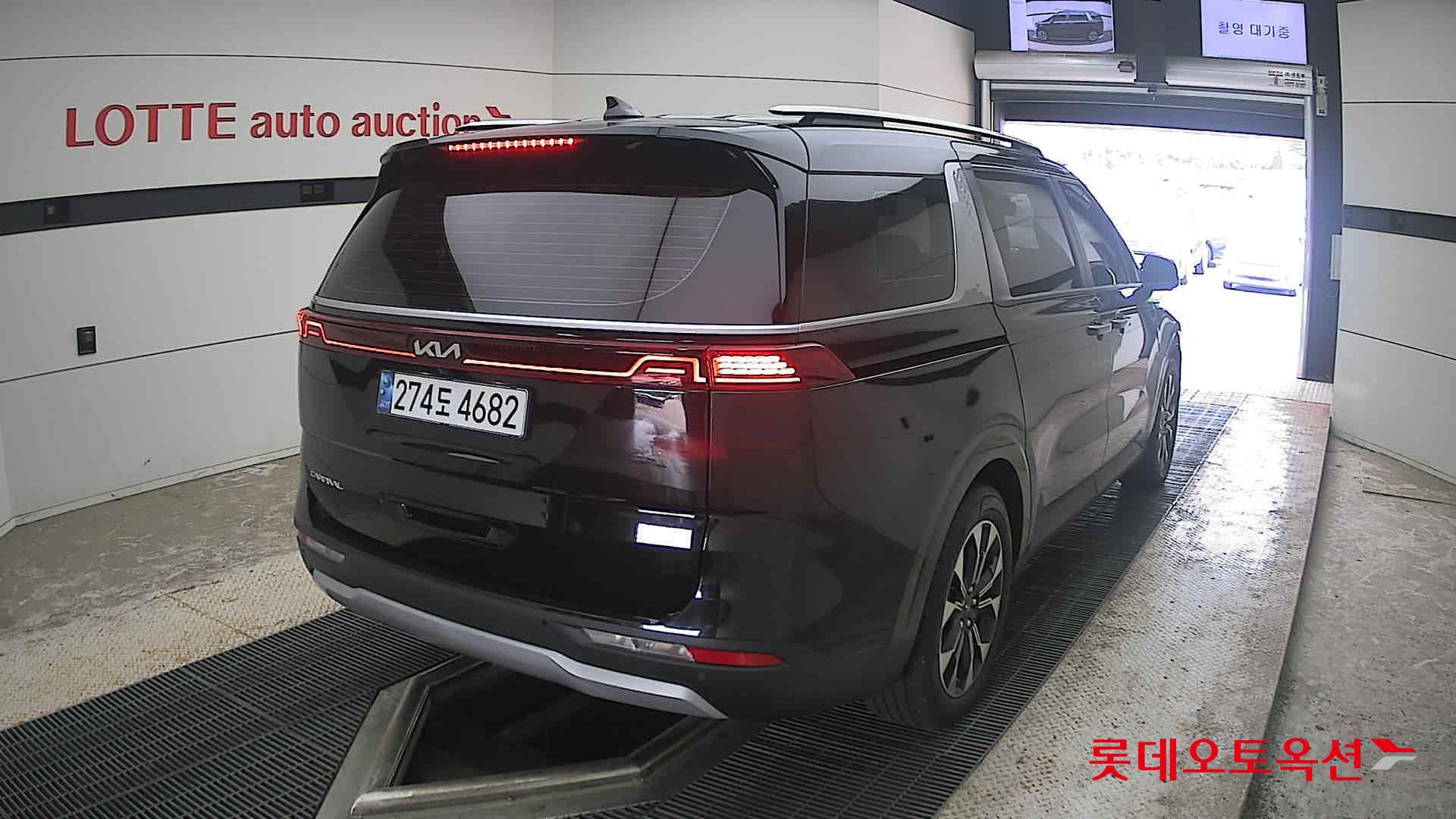2023 - kia carnival