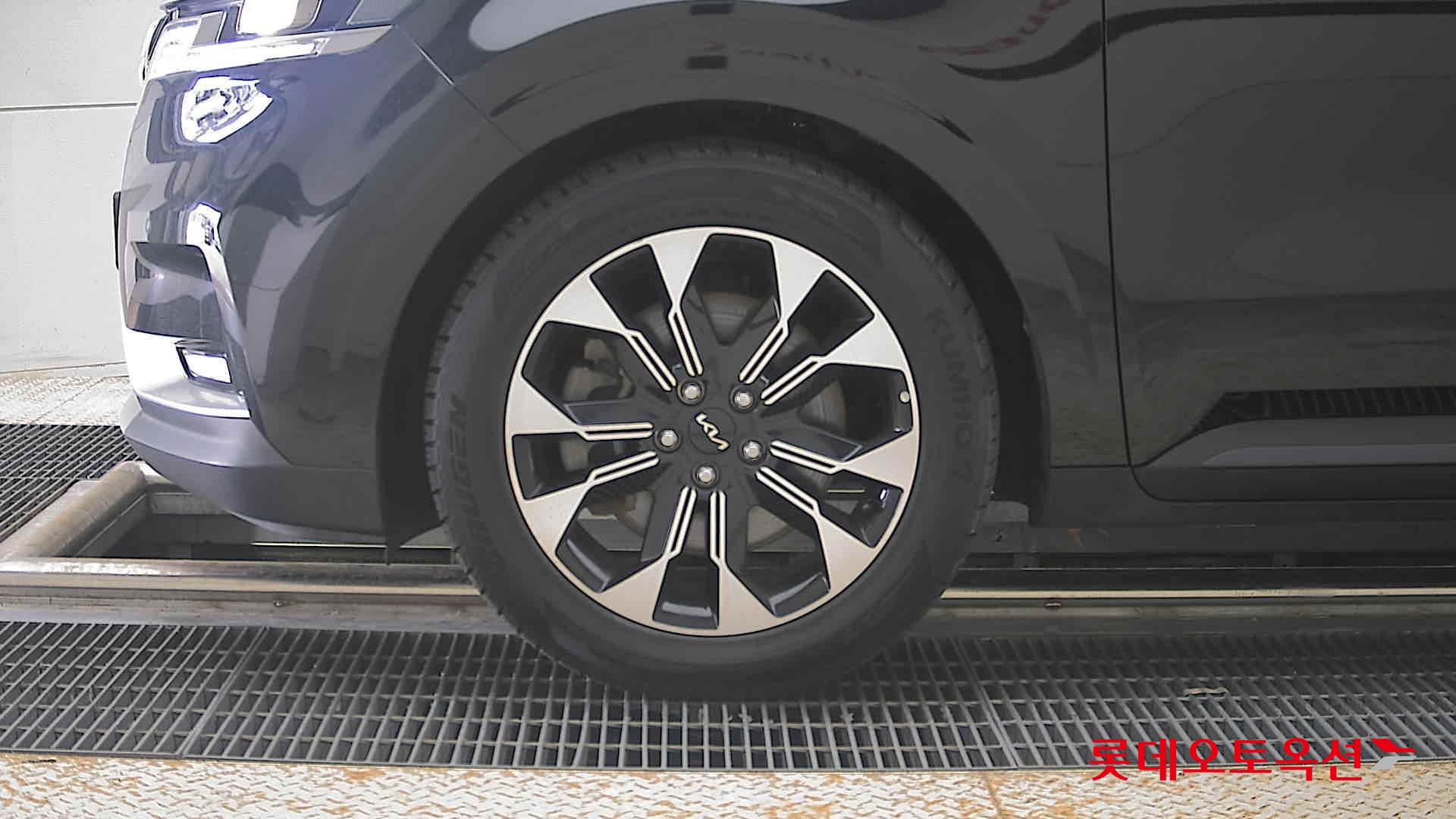 2023 - kia carnival