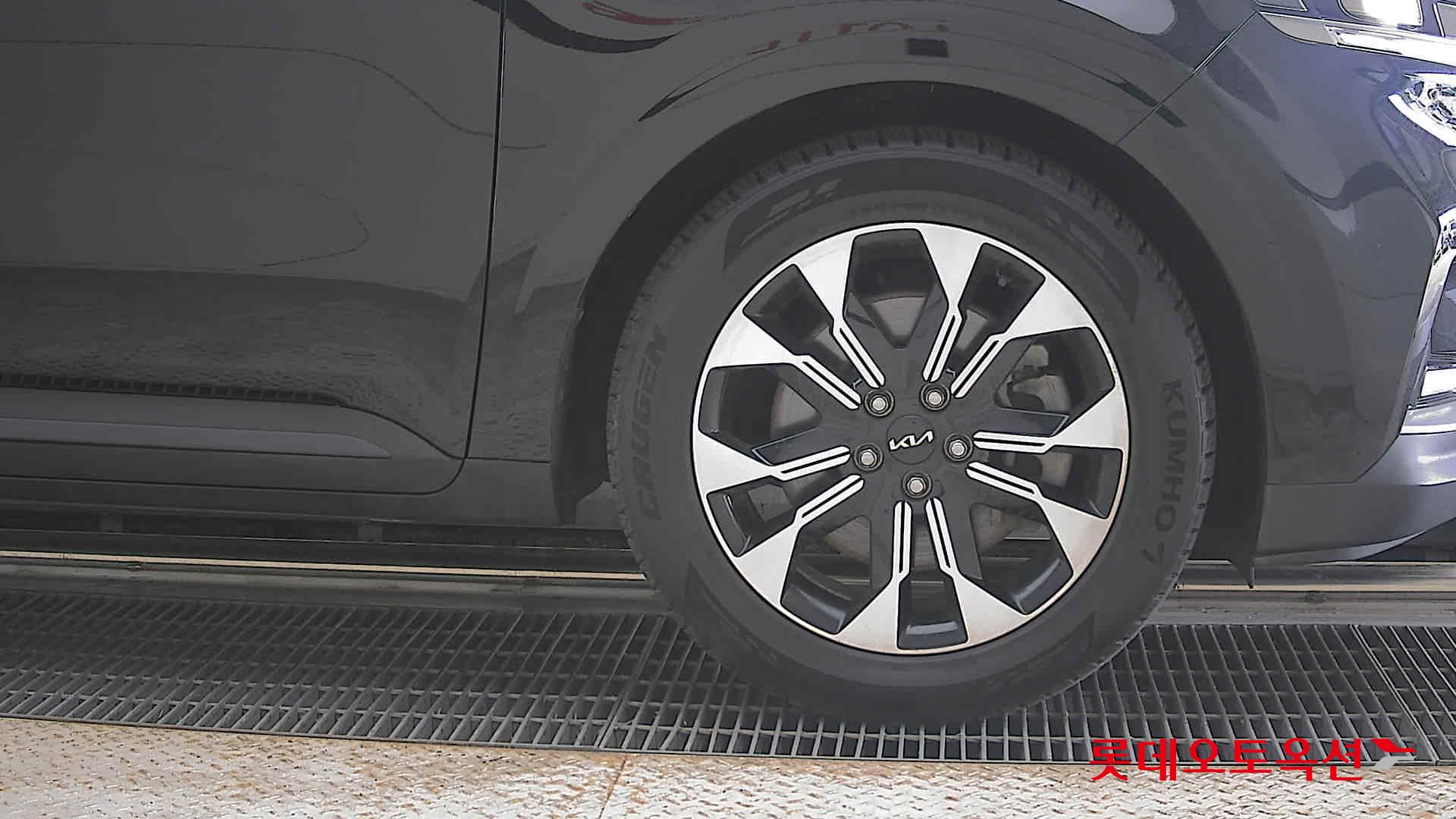 2023 - kia carnival