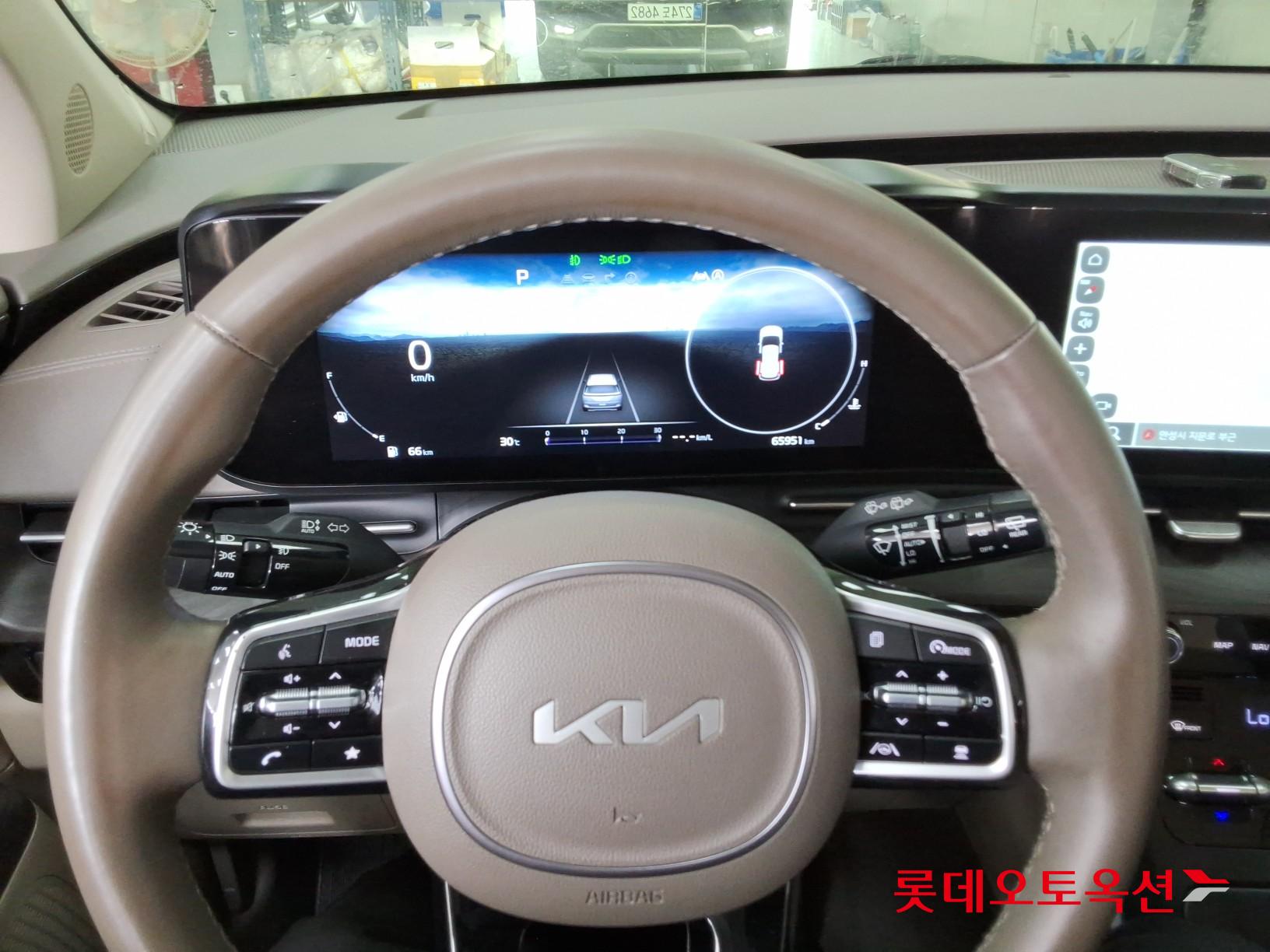 2023 - kia carnival