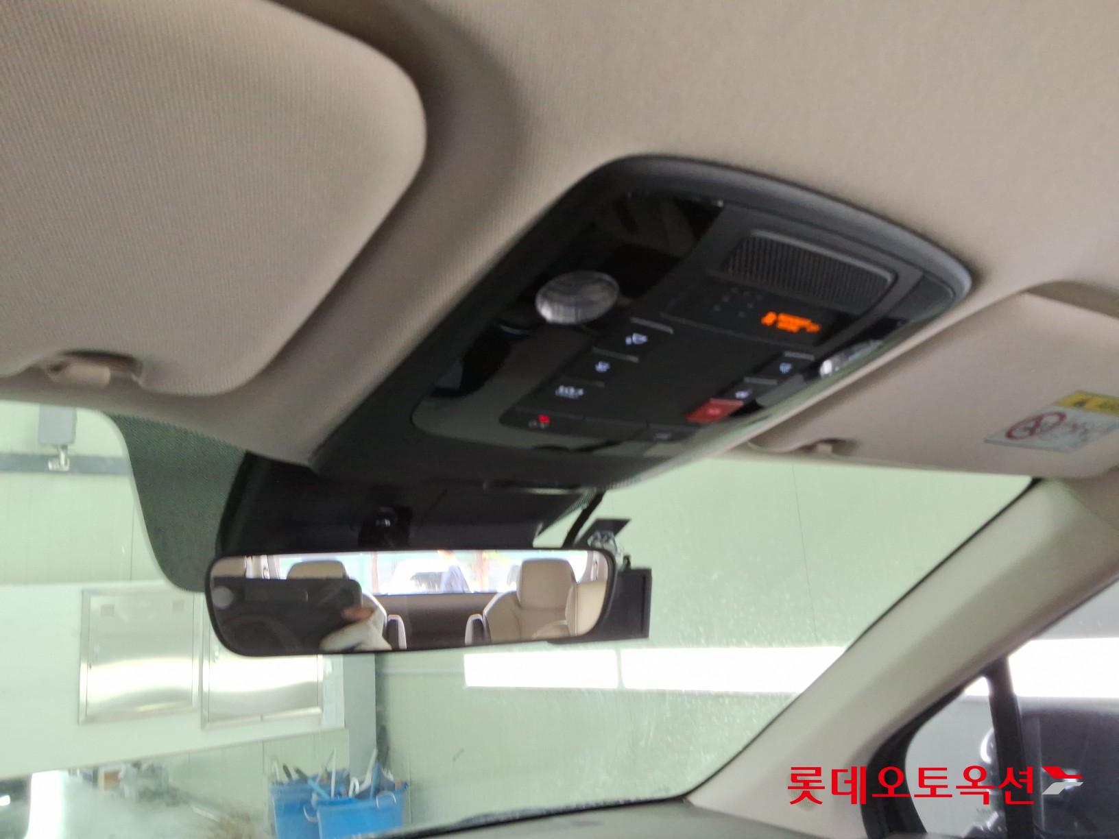2023 - kia carnival