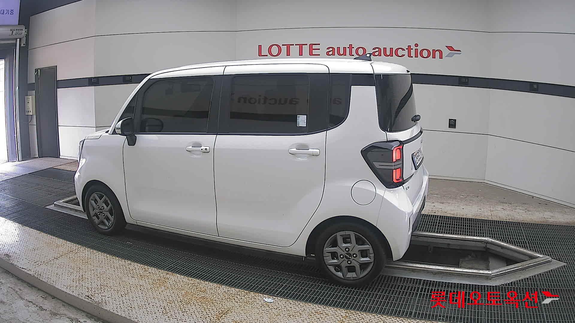 2023 - kia ray