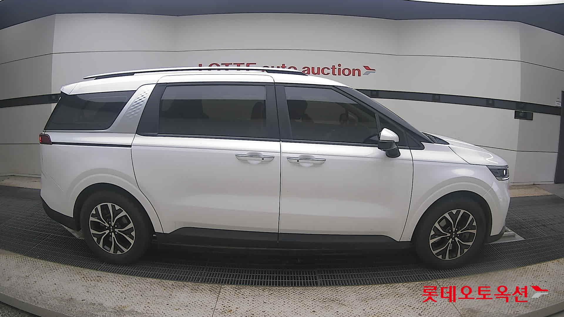 2021 - kia carnival