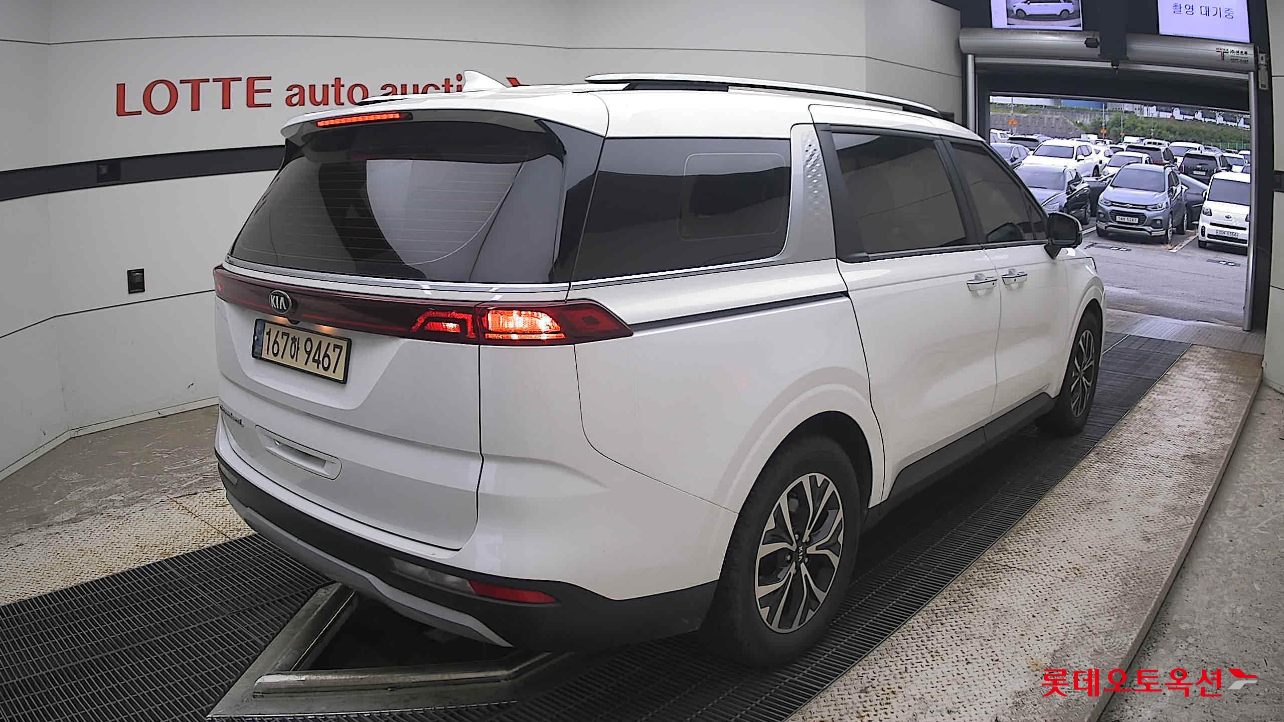 2021 - kia carnival