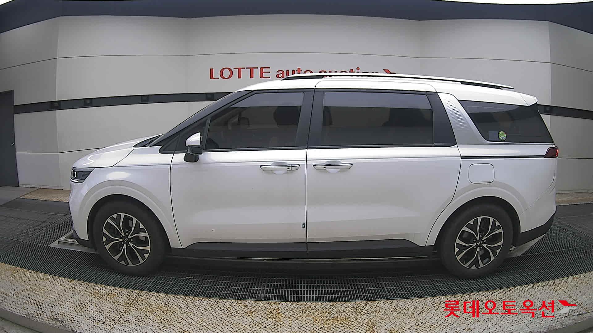 2021 - kia carnival
