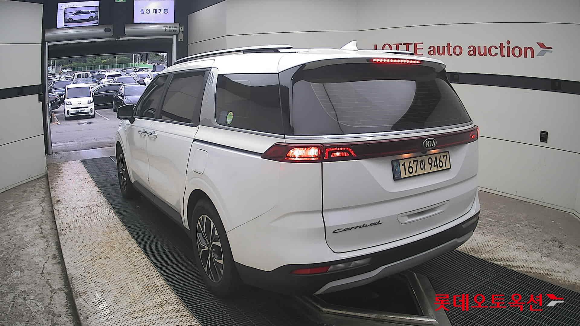 2021 - kia carnival
