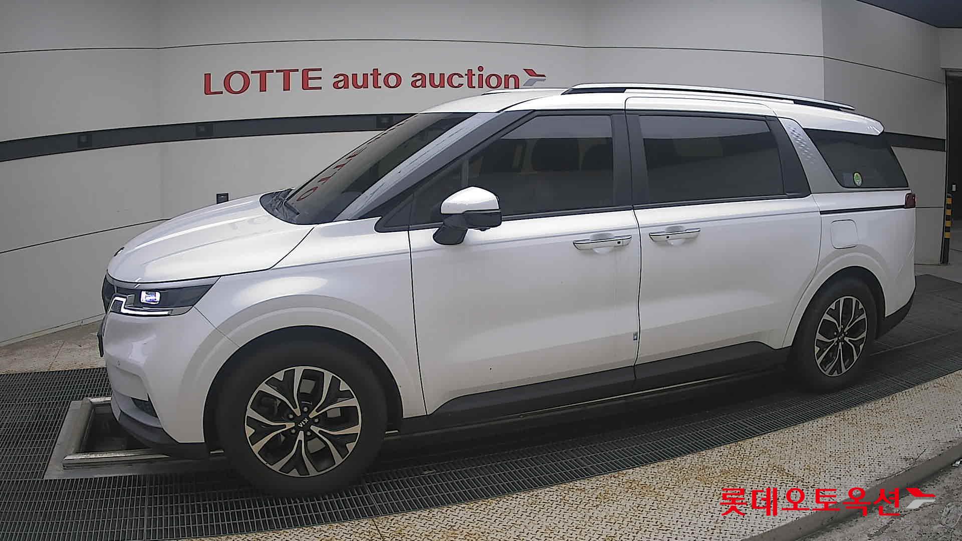 2021 - kia carnival