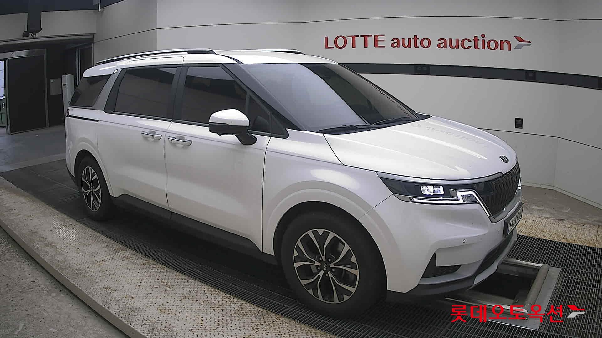 2021 - kia carnival