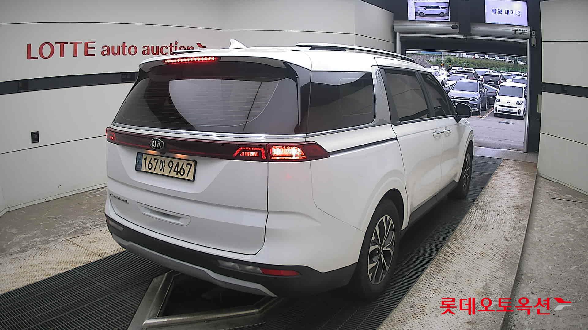 2021 - kia carnival