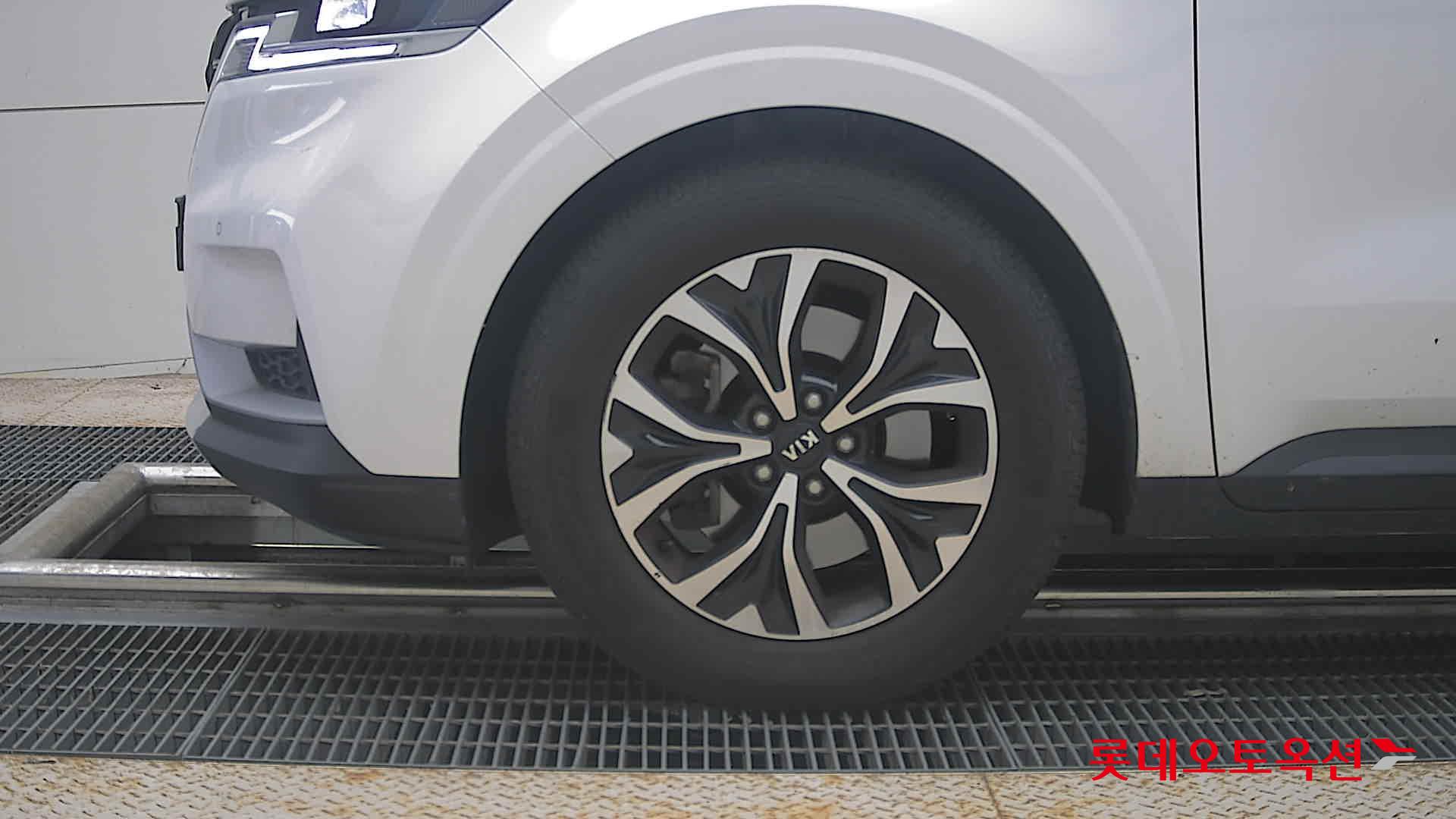 2021 - kia carnival