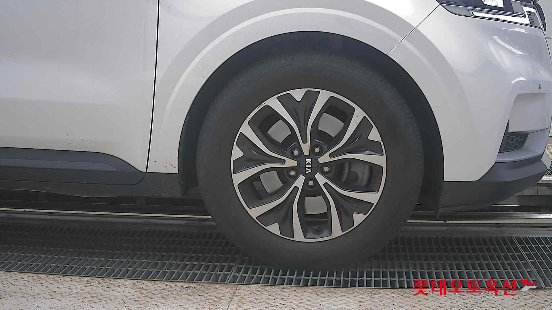 2021 - kia carnival