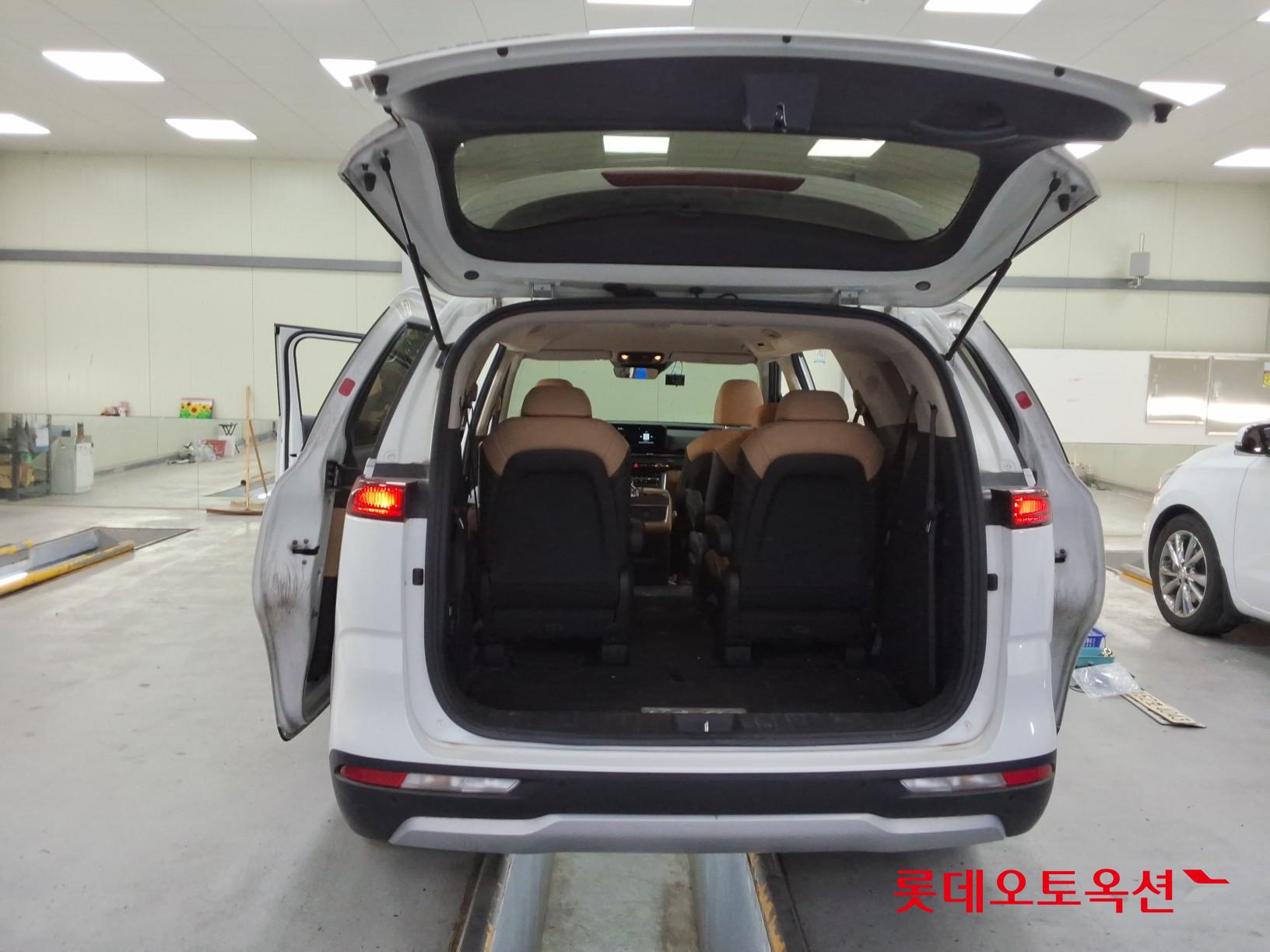 2021 - kia carnival