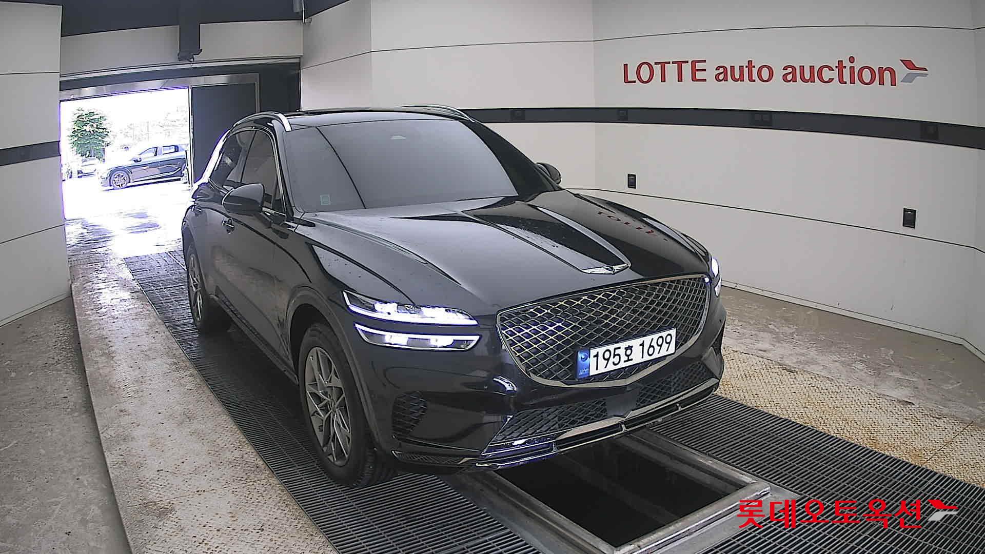 2023 - genesis gv70