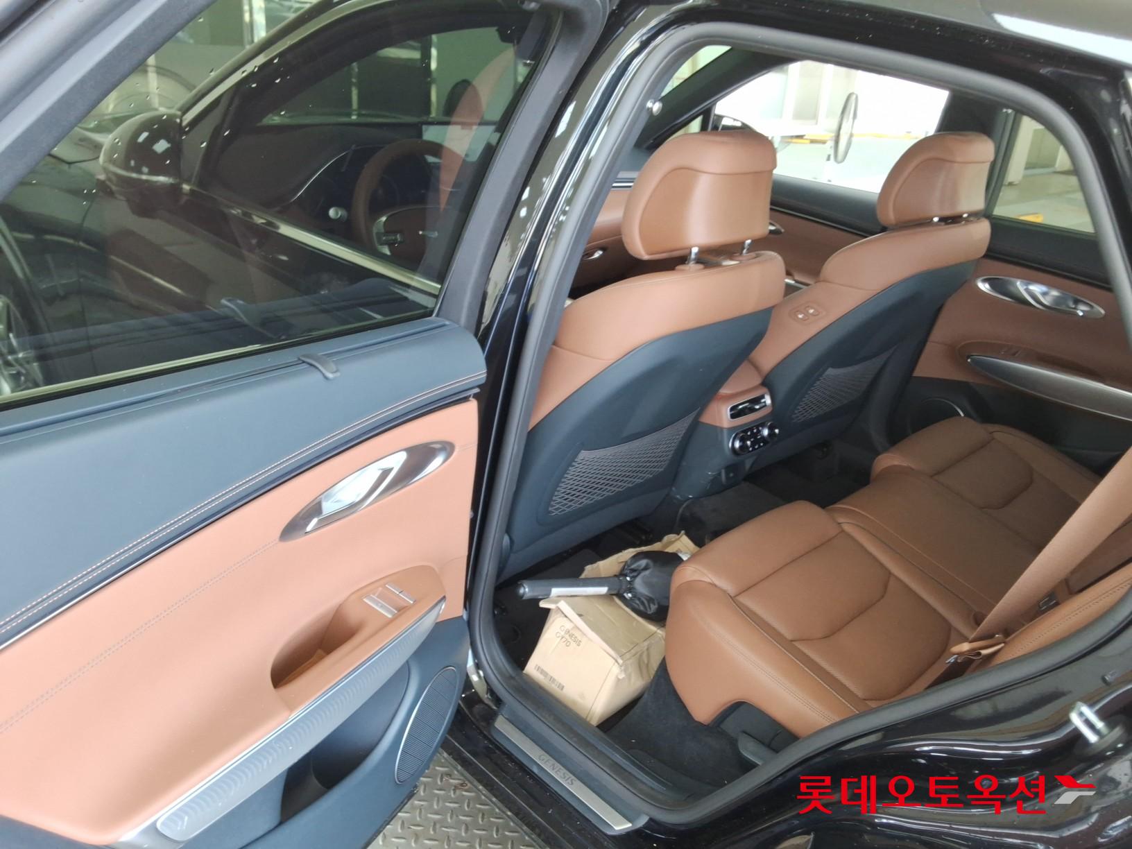 2023 - genesis gv70