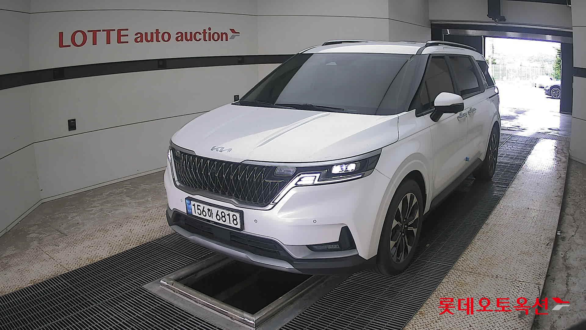 2023 - kia carnival
