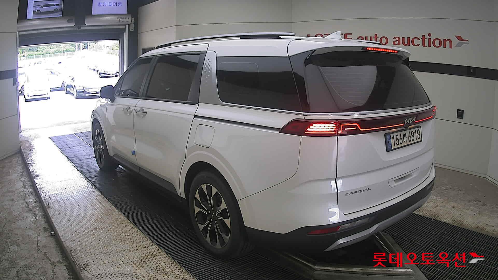 2023 - kia carnival