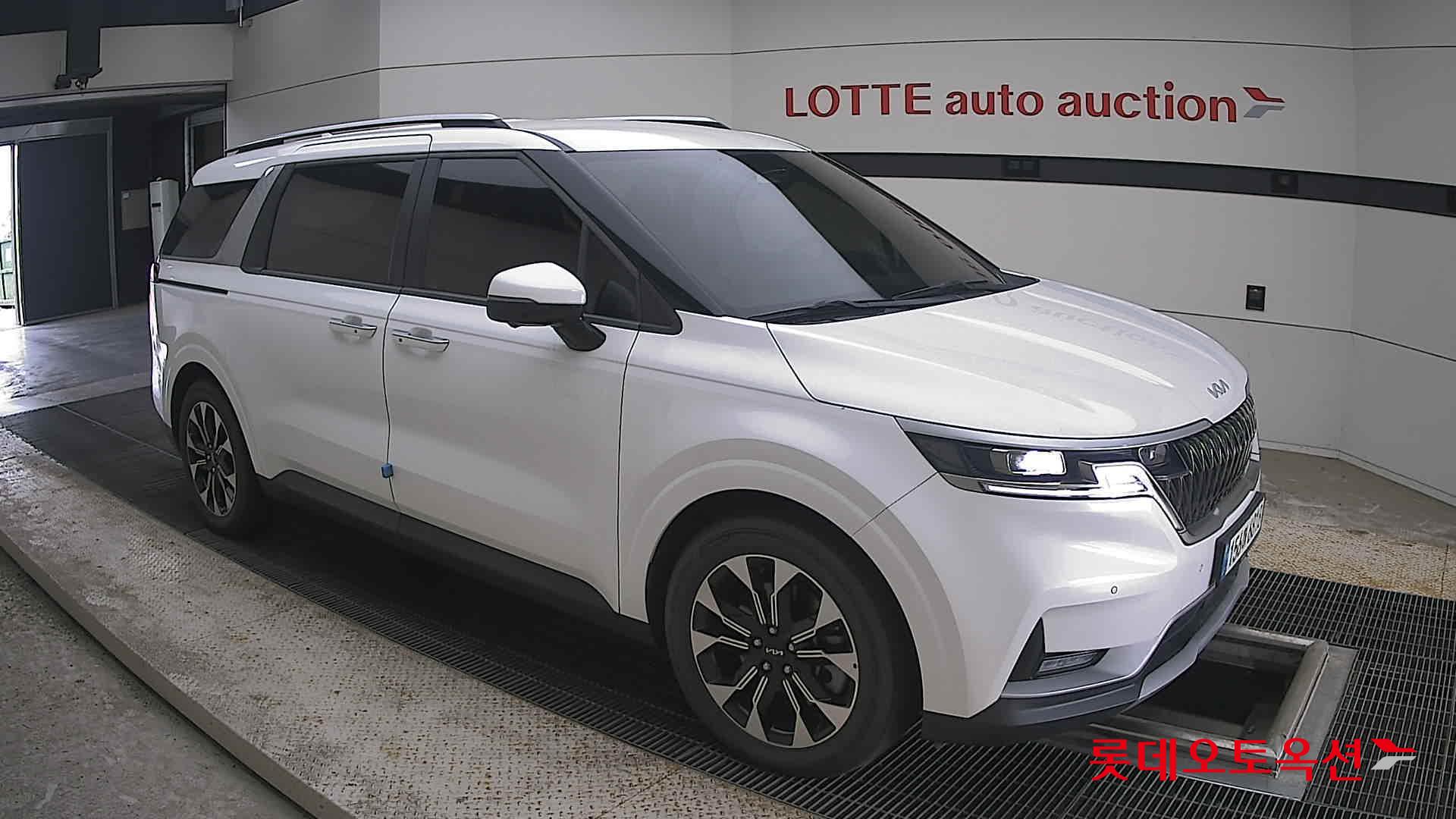 2023 - kia carnival