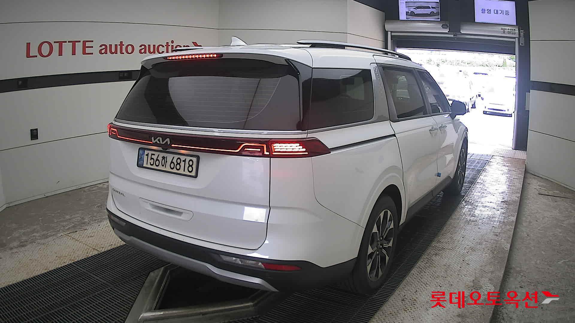 2023 - kia carnival