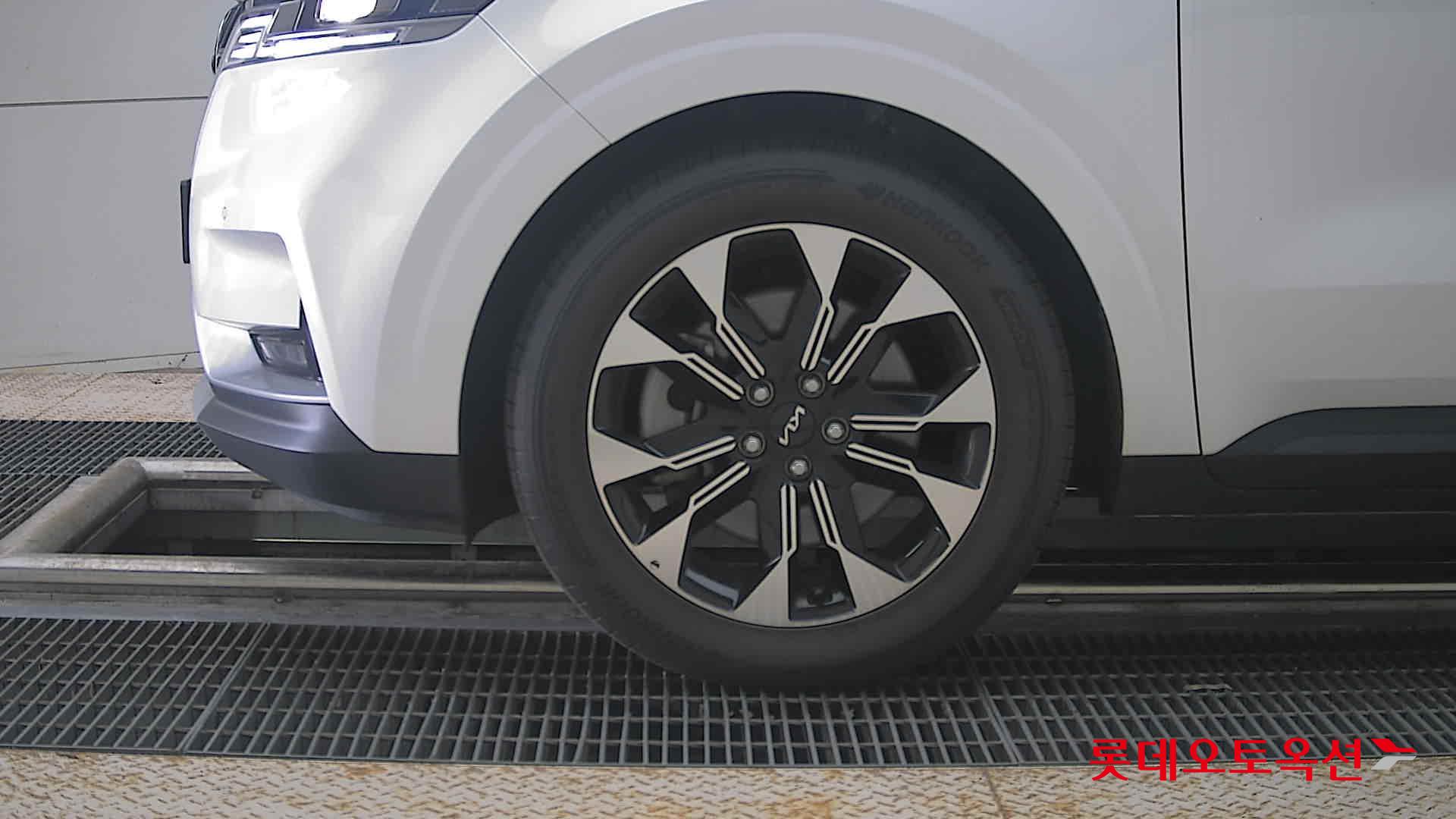 2023 - kia carnival