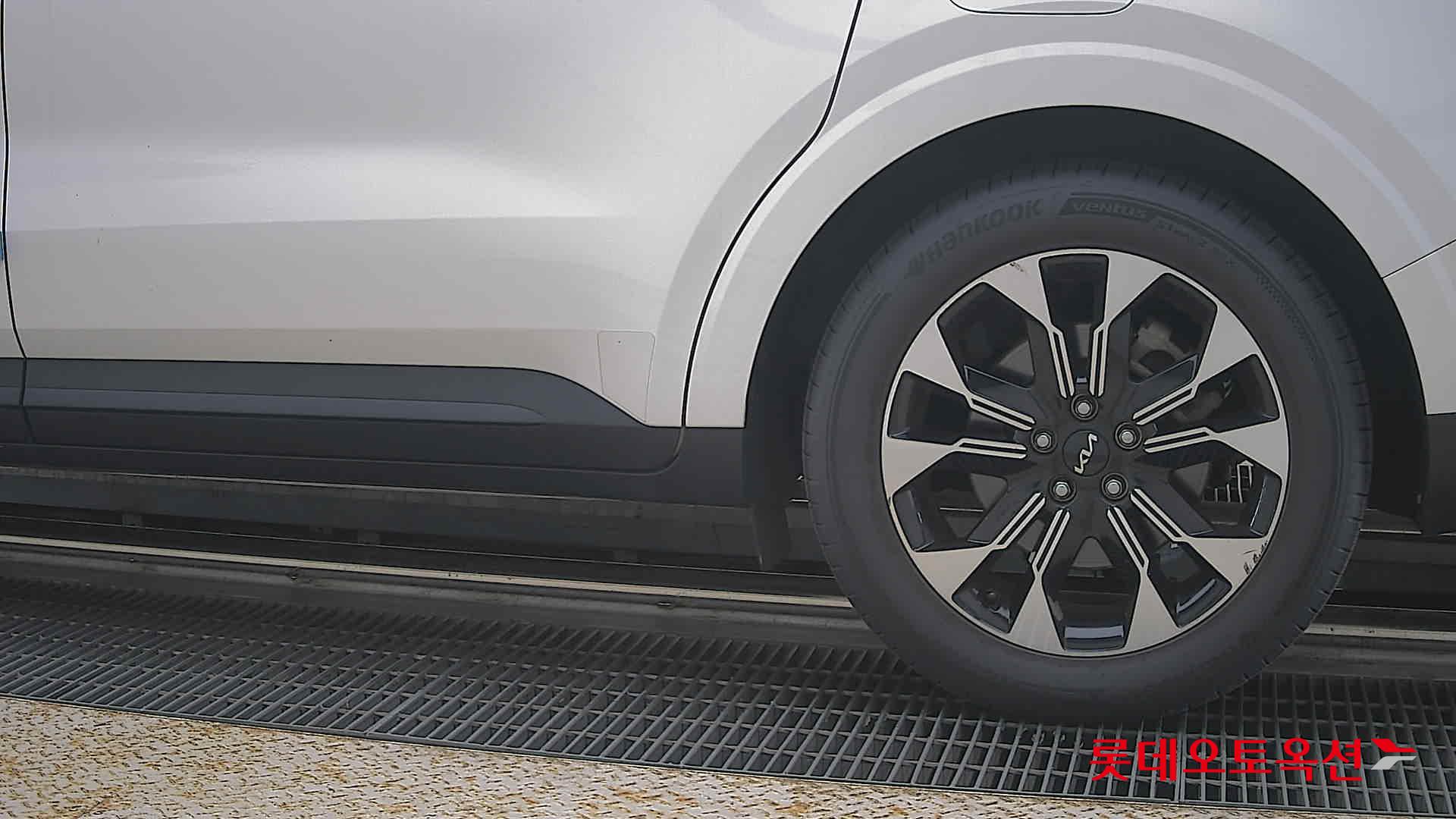 2023 - kia carnival