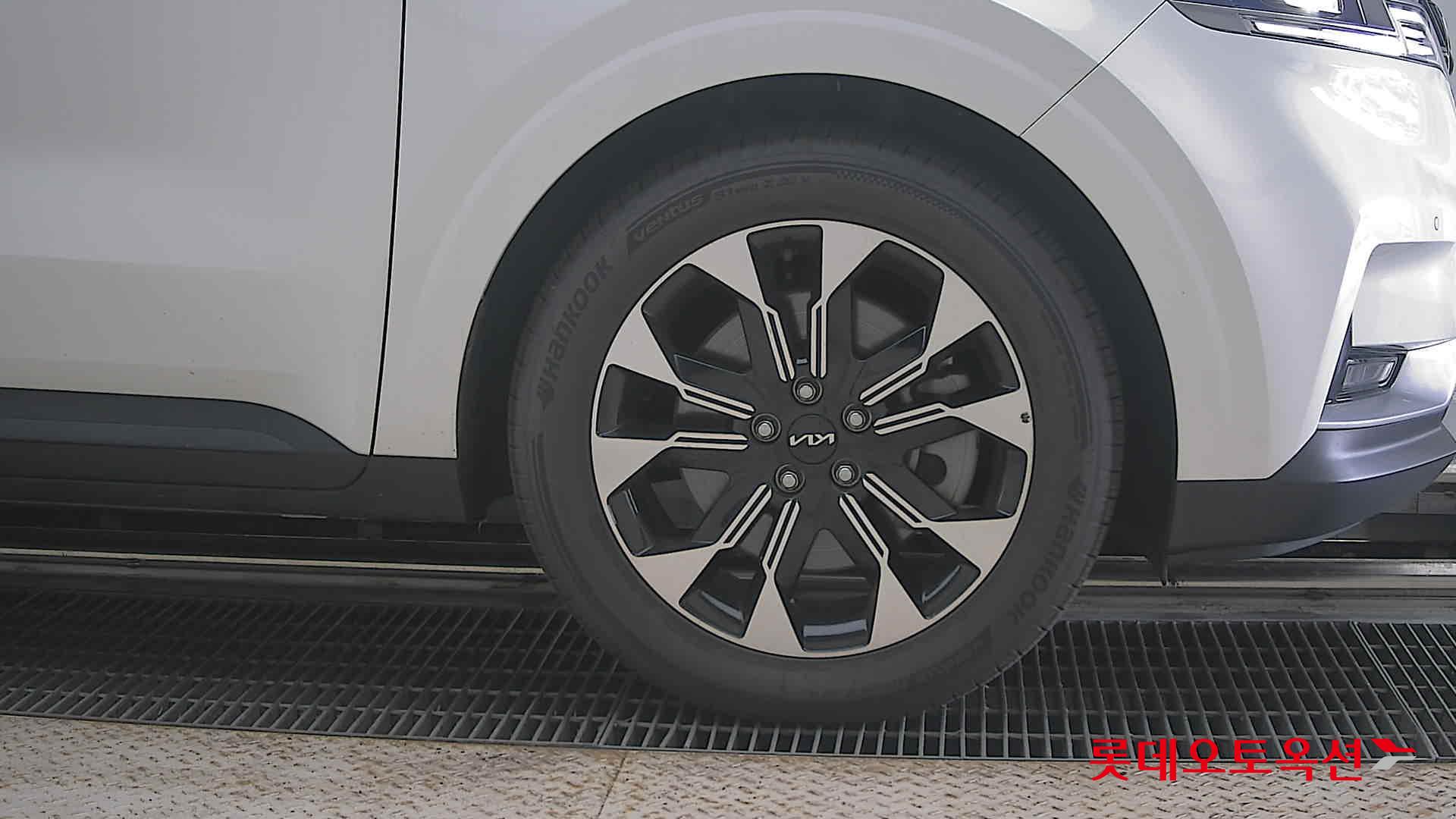 2023 - kia carnival
