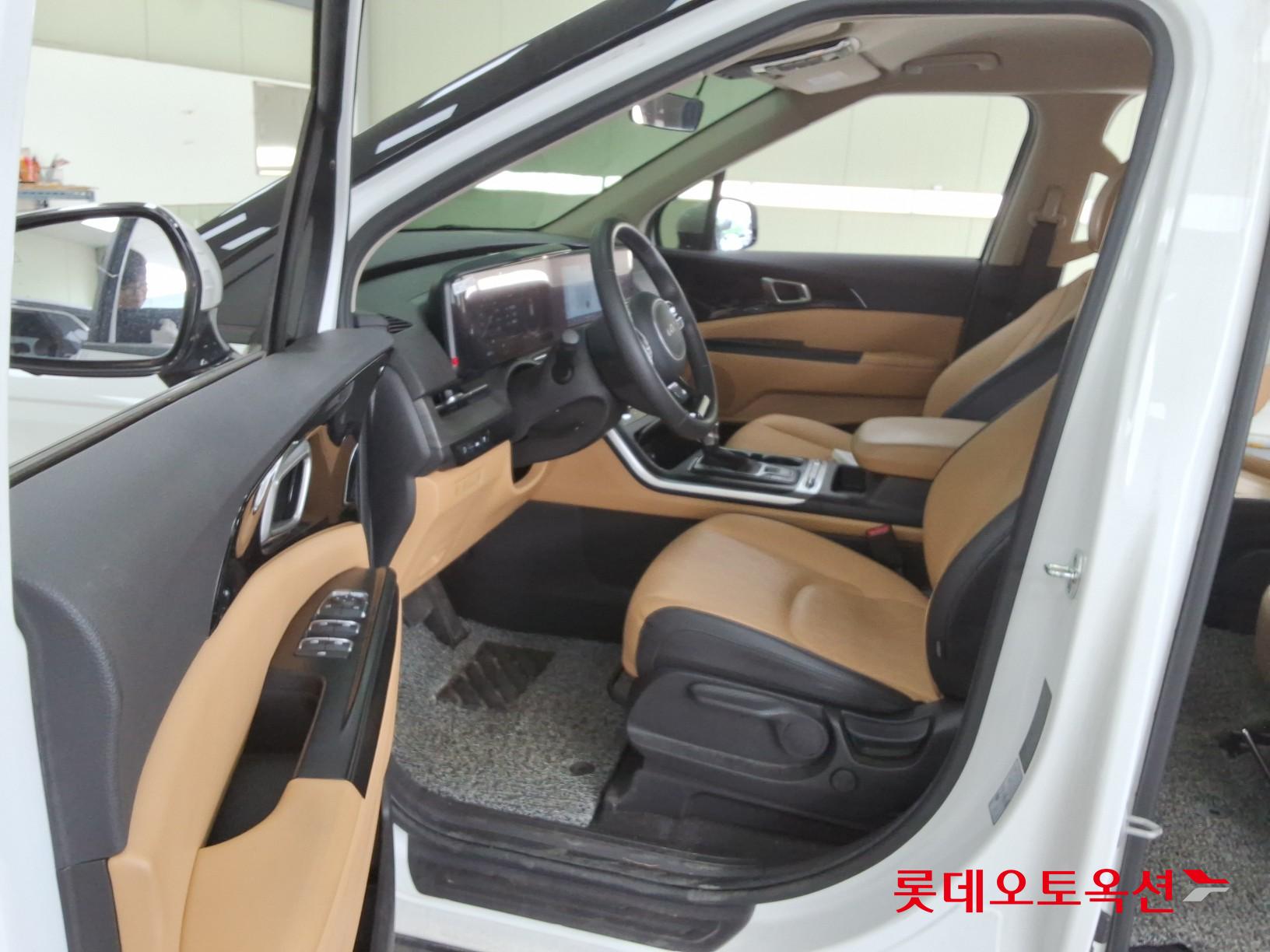 2023 - kia carnival