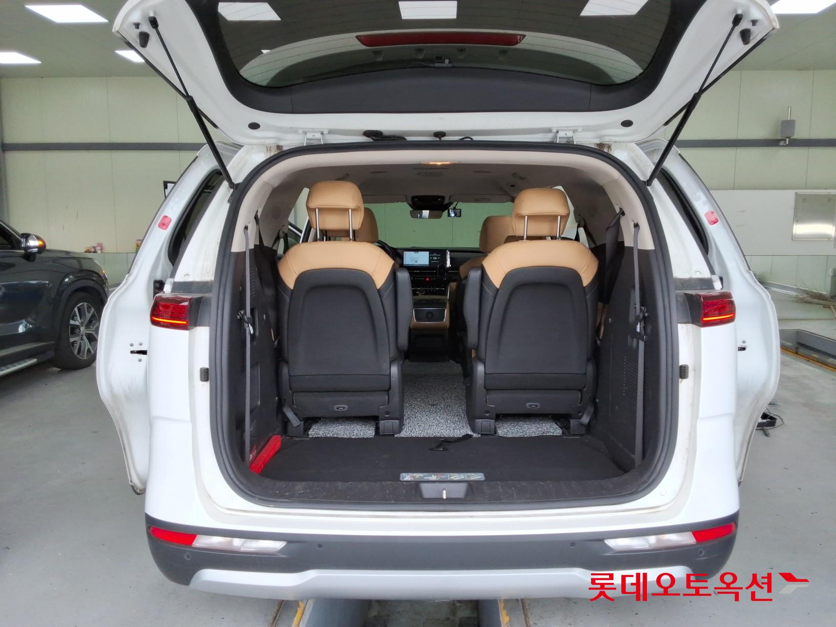 2023 - kia carnival
