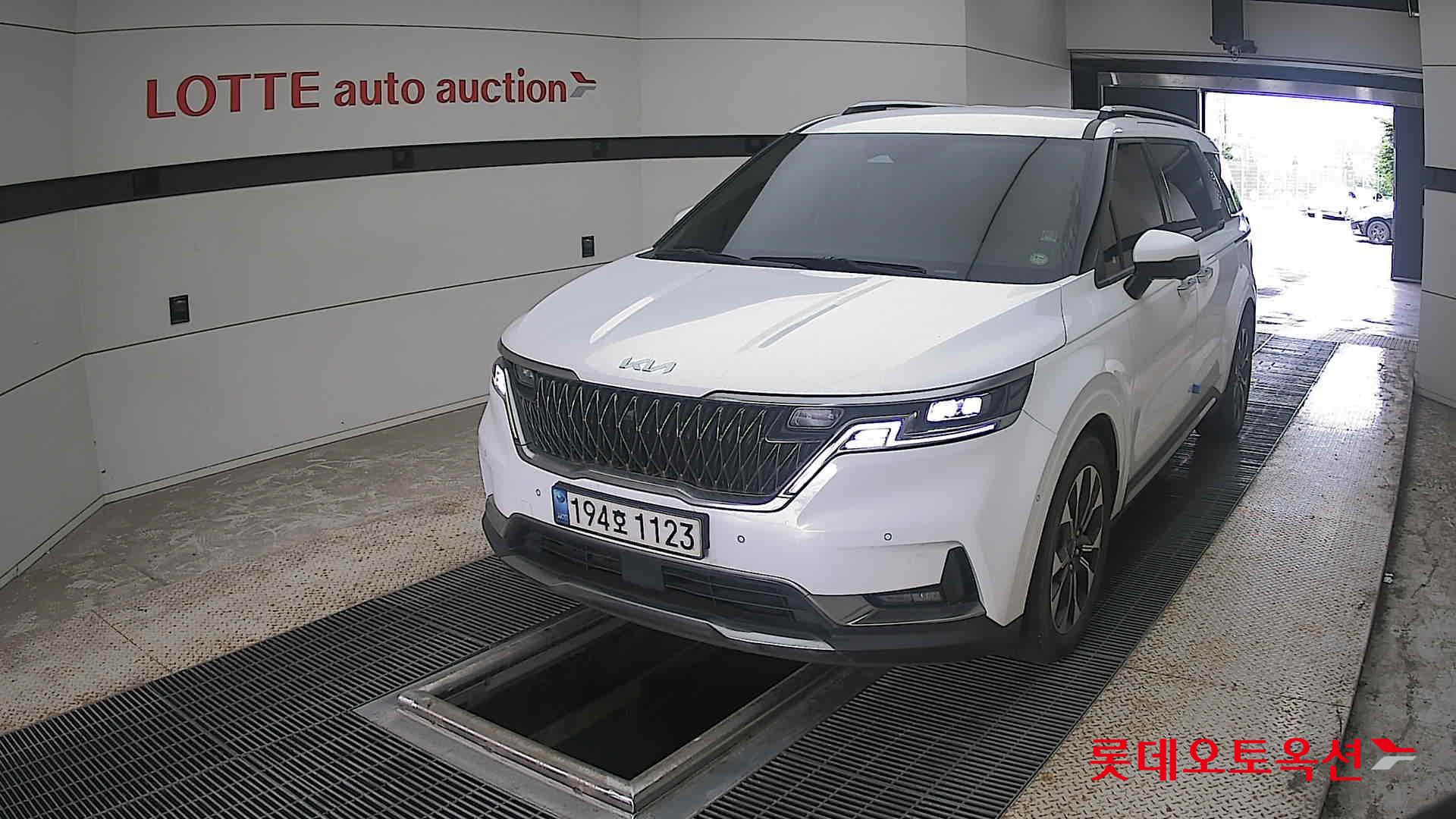 2023 - kia carnival