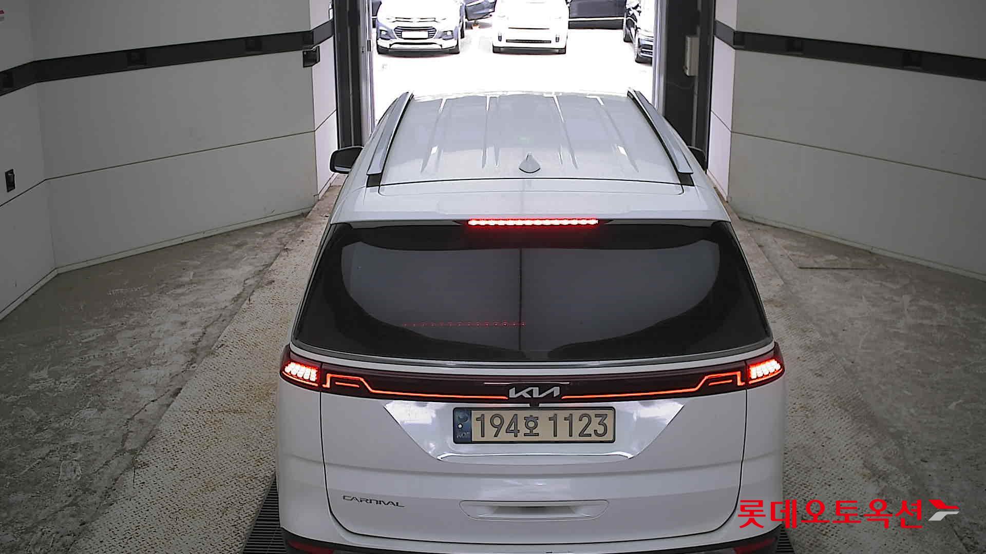 2023 - kia carnival