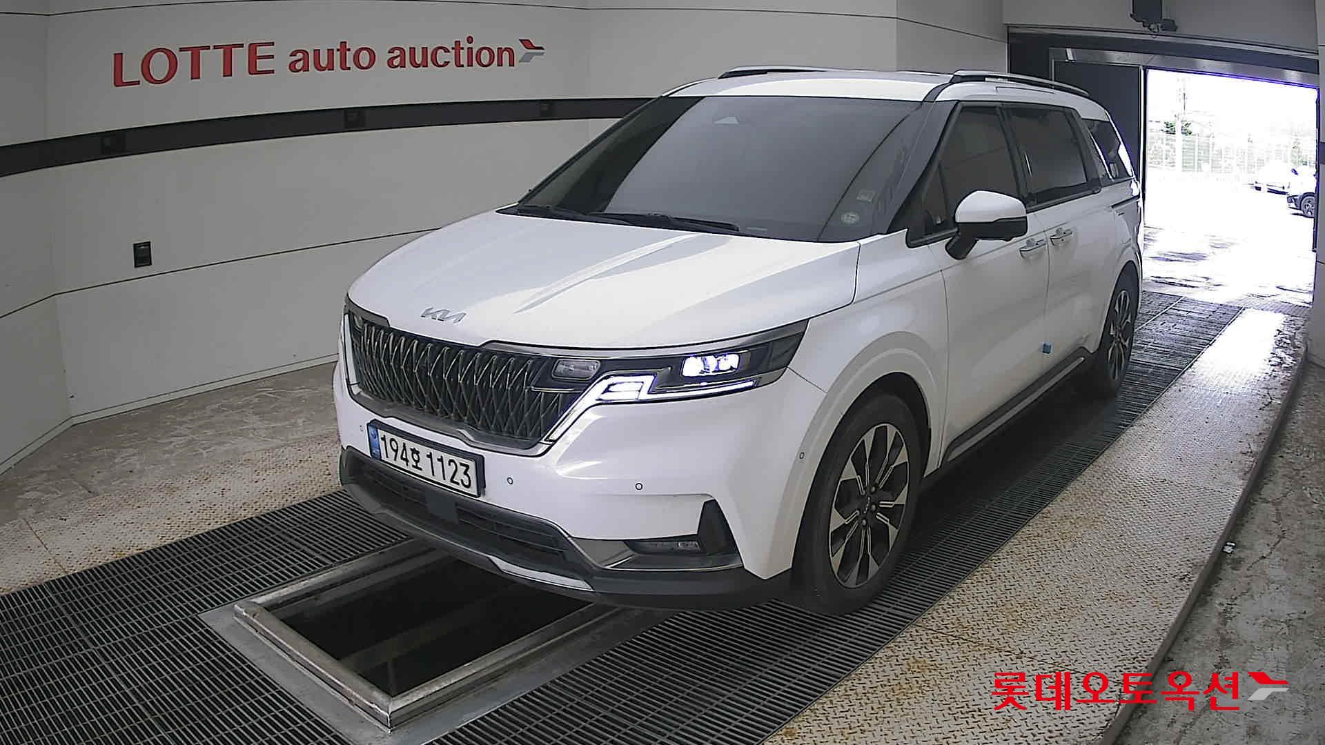 2023 - kia carnival