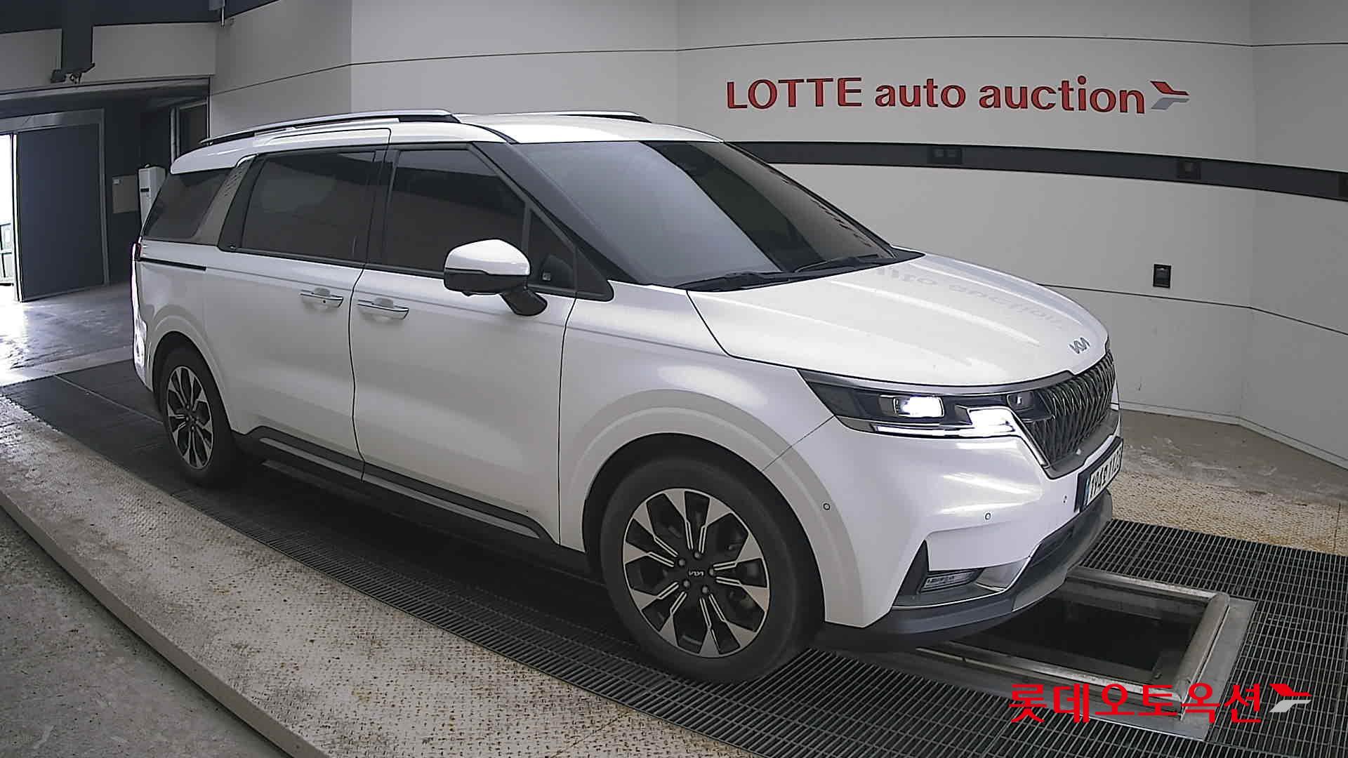2023 - kia carnival