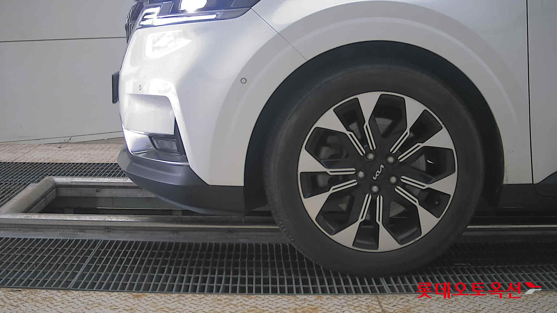 2023 - kia carnival