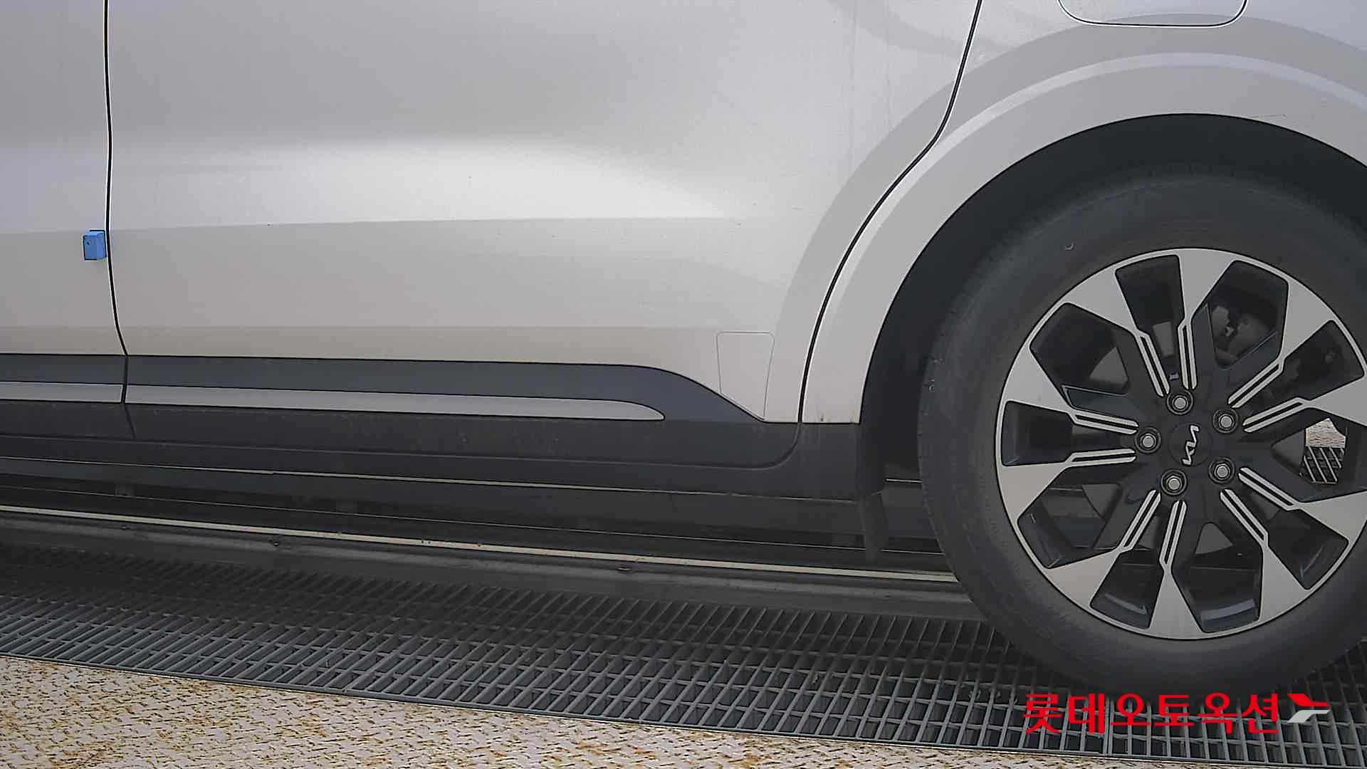 2023 - kia carnival