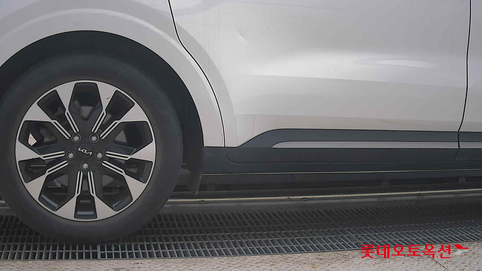 2023 - kia carnival