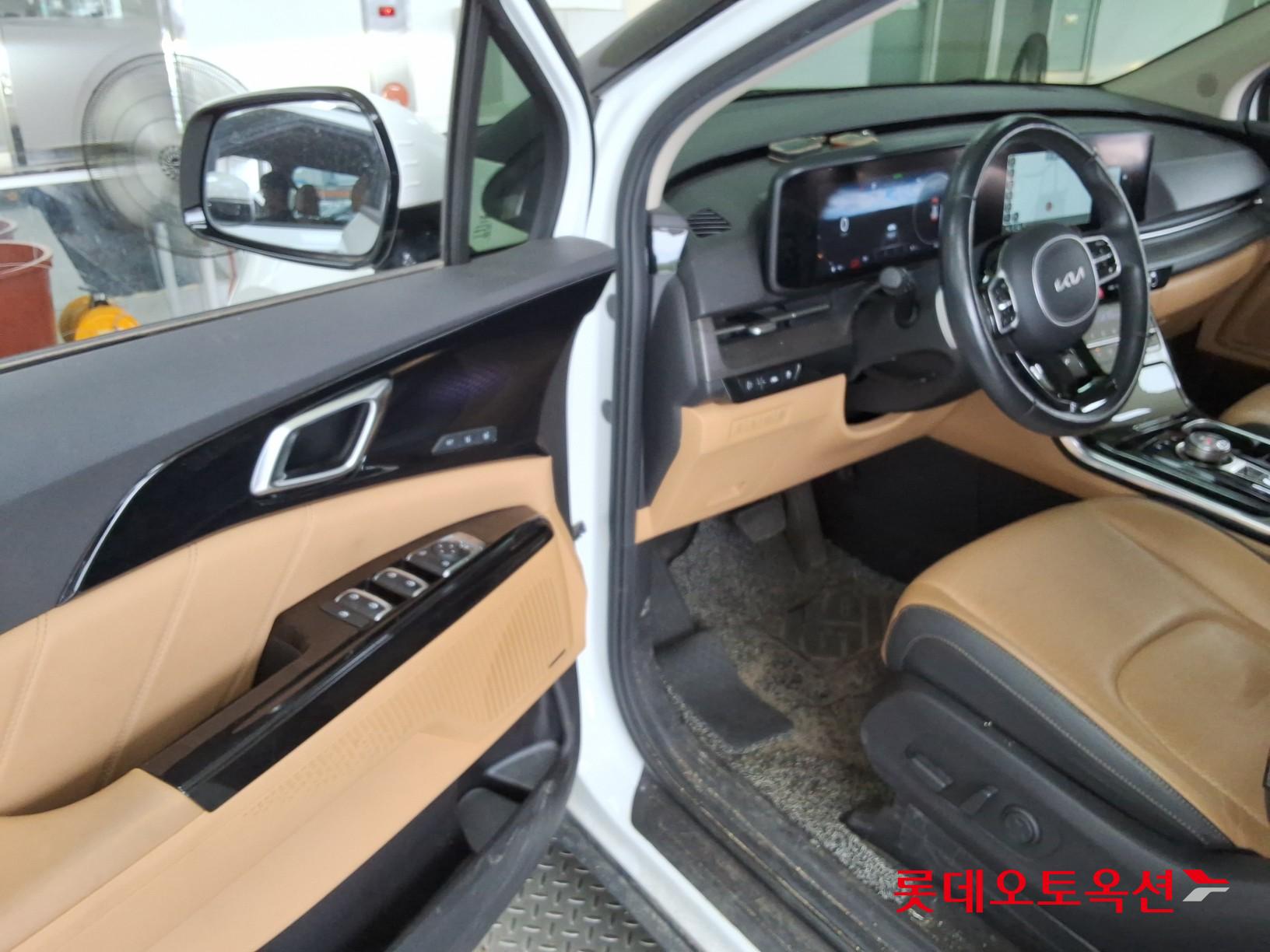 2023 - kia carnival