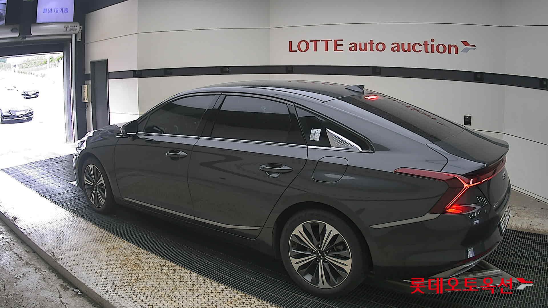 2023 - kia k8